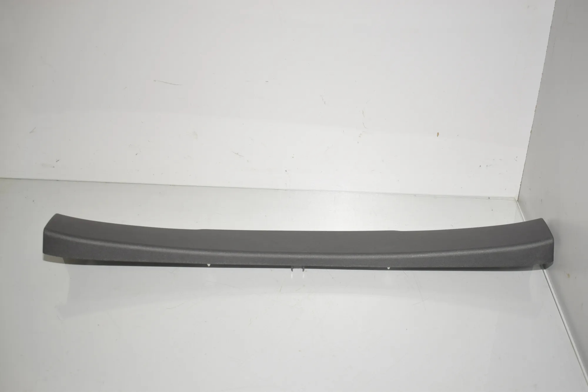 Tailgate Bootlid Trim – OEM 7487586 · BMW i4 (G26) (2022 - -) eDrive35 2023