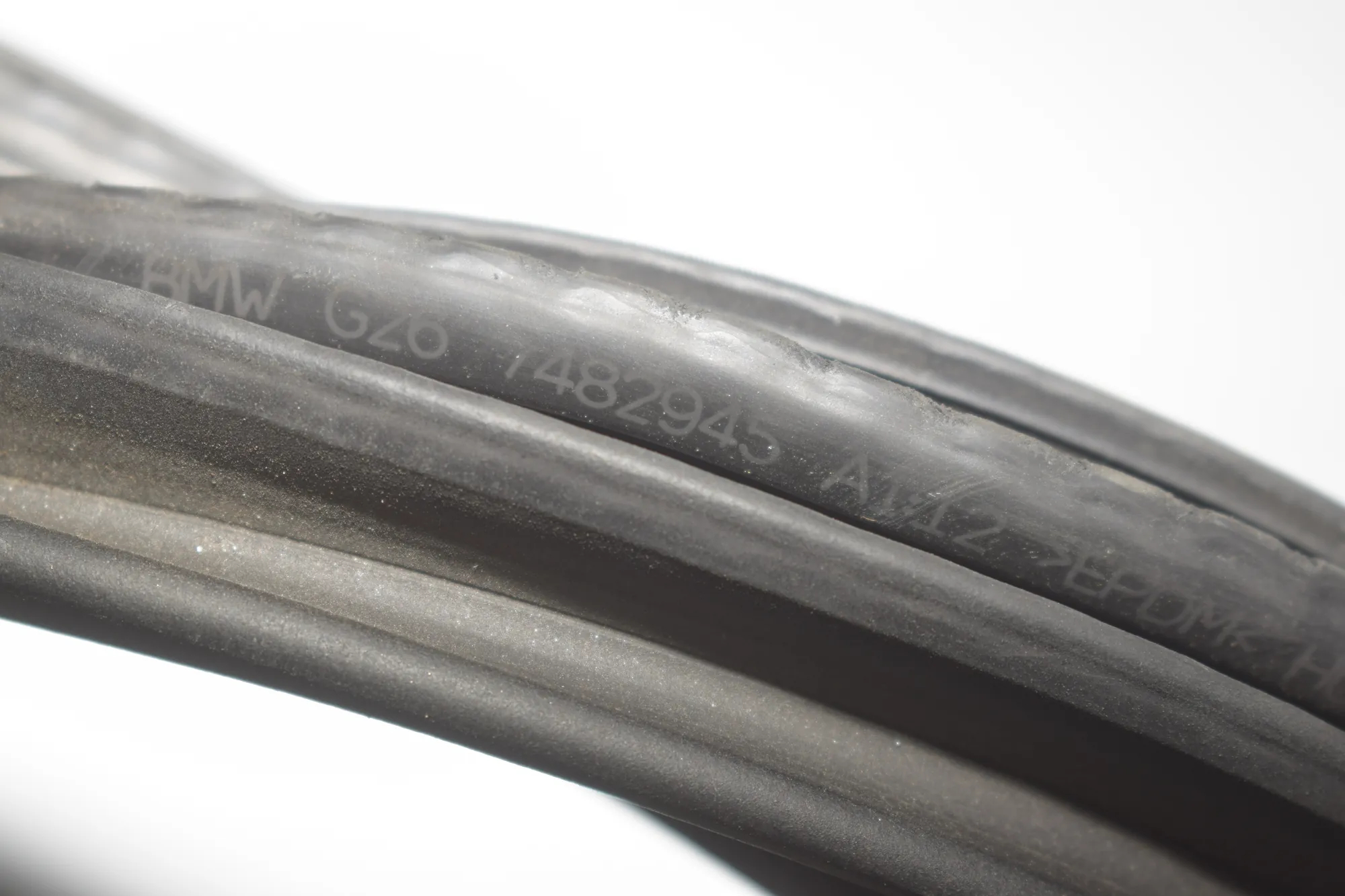 Front Left Door Seal Rubber – OEM 7482945 · BMW i4 (G26) (2022 - -) eDrive35 2023 – 4