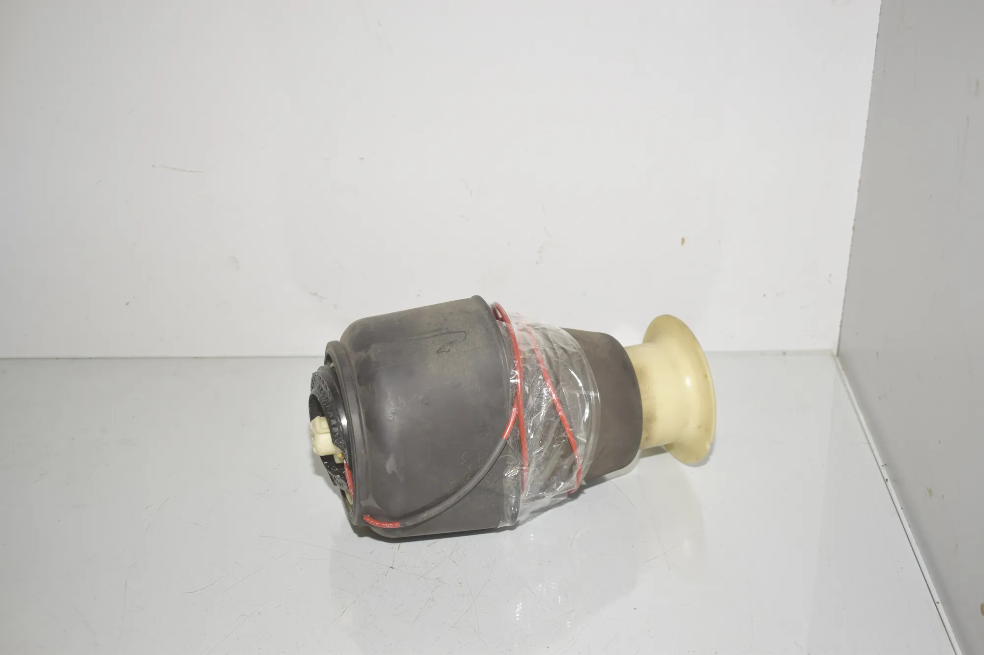 Rear Left Air Suspension Spring Bag – OEM 6784379 · BMW 5 Touring (F11) 535 d 2013 – 3