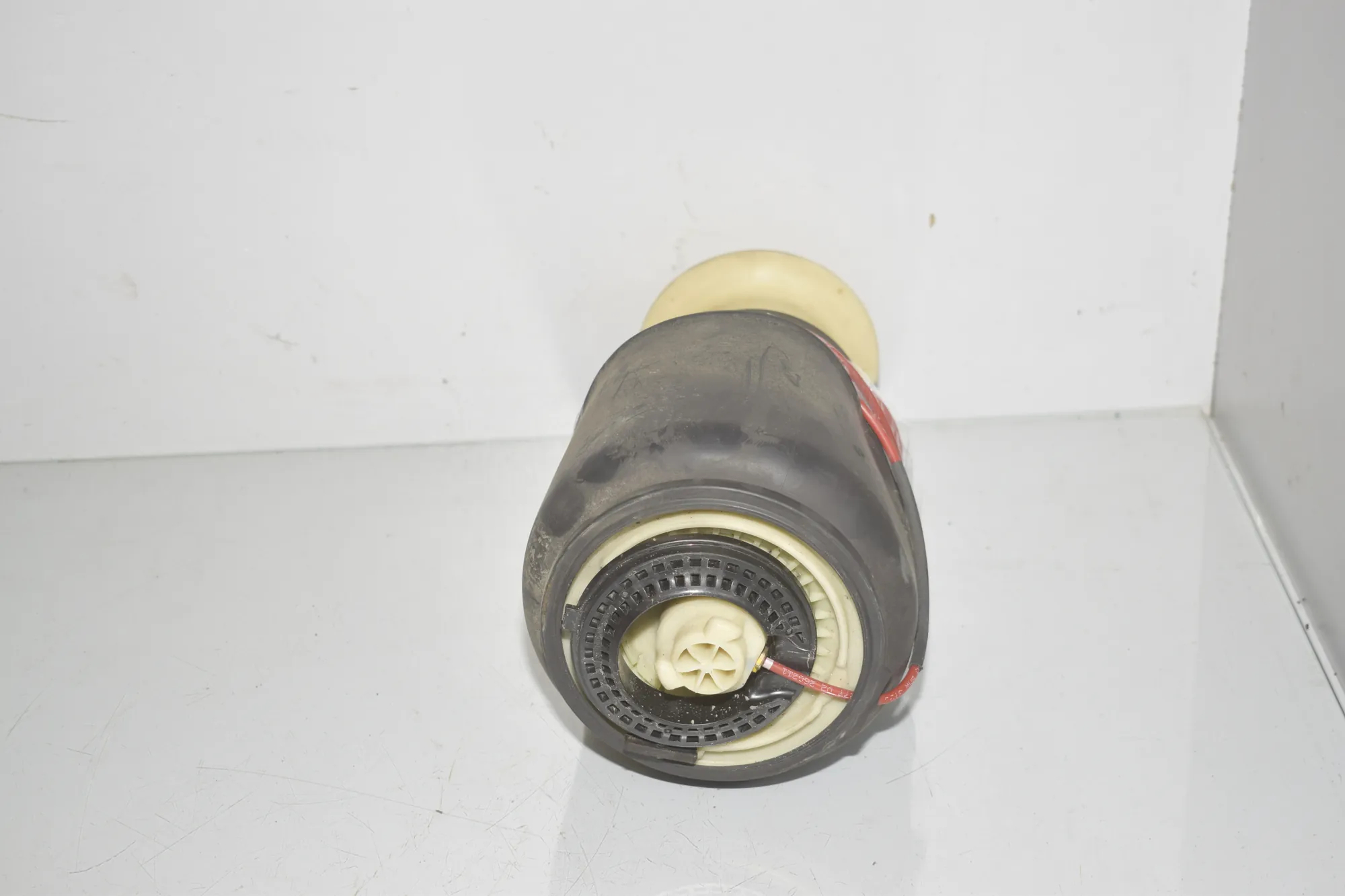 Rear Left Air Suspension Spring Bag – OEM 6784379 · BMW 5 Touring (F11) 535 d 2013 – 4