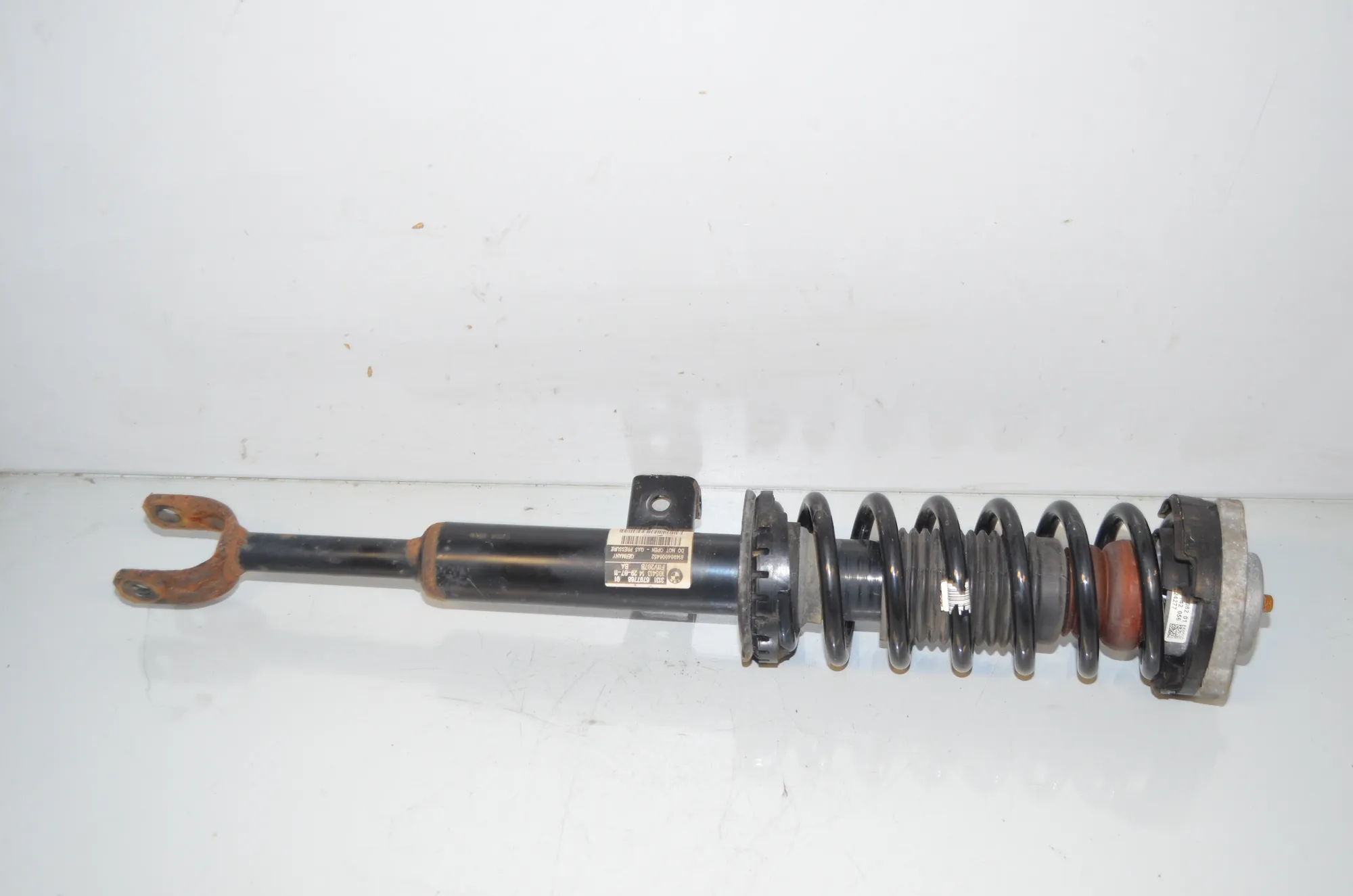 Front Right Shock Absorber – OEM 6797768 · BMW 5 Touring (F11) 535 d 2011