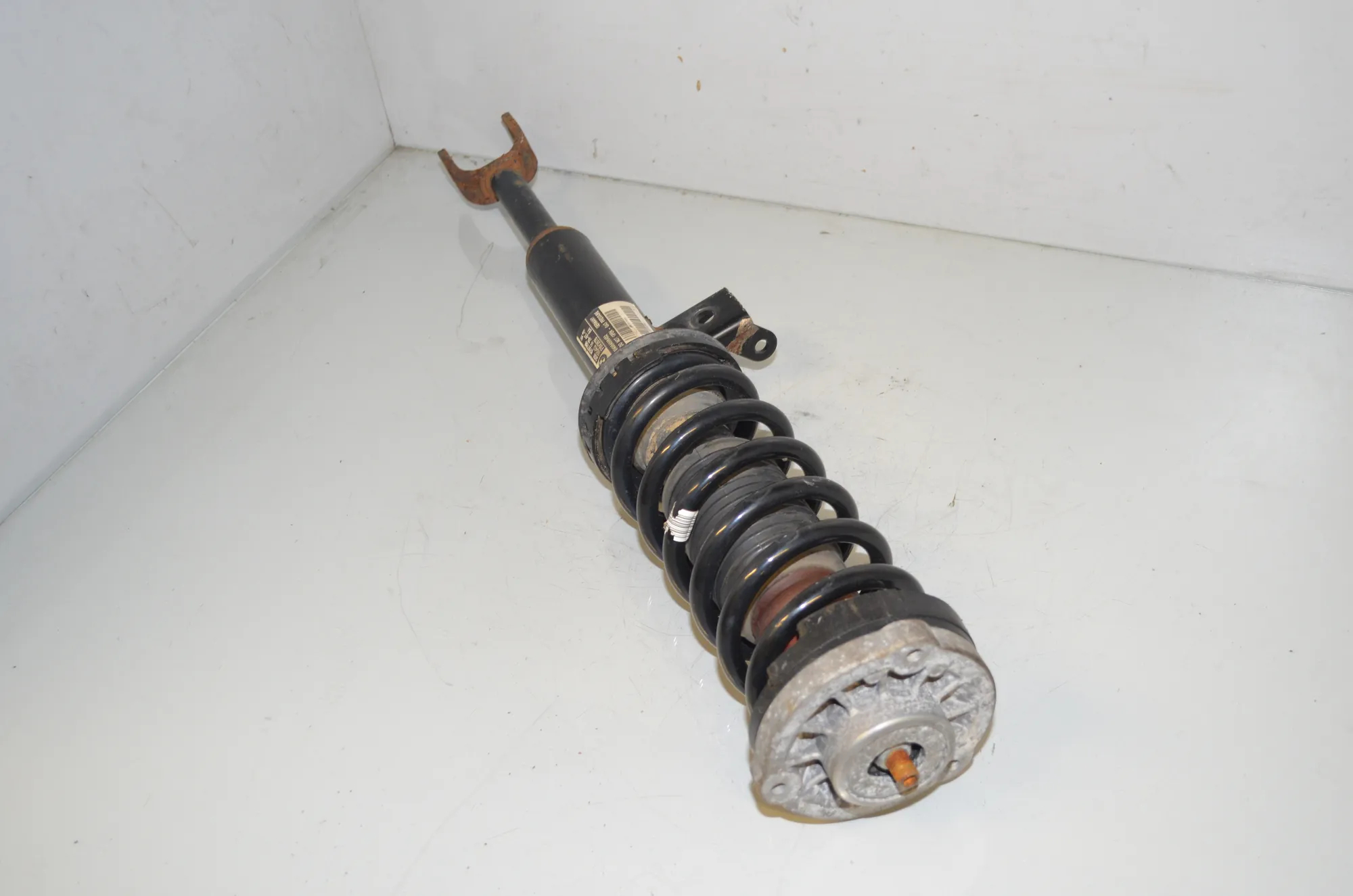 Front Right Shock Absorber – OEM 6797768 · BMW 5 Touring (F11) 535 d 2011 – 2