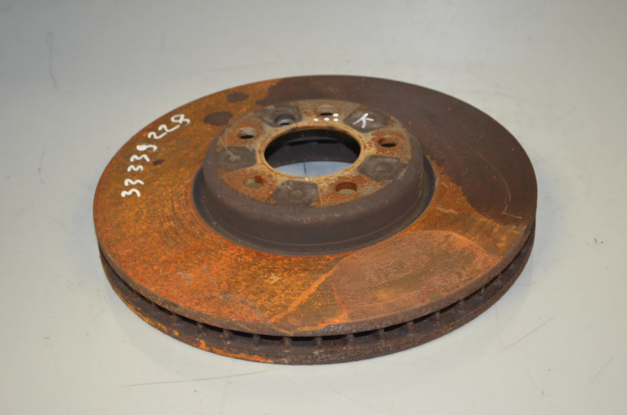 Front Left Brake Disc – OEM 6898729 · BMW 5 Touring (F11) 535 d 2013 – 2