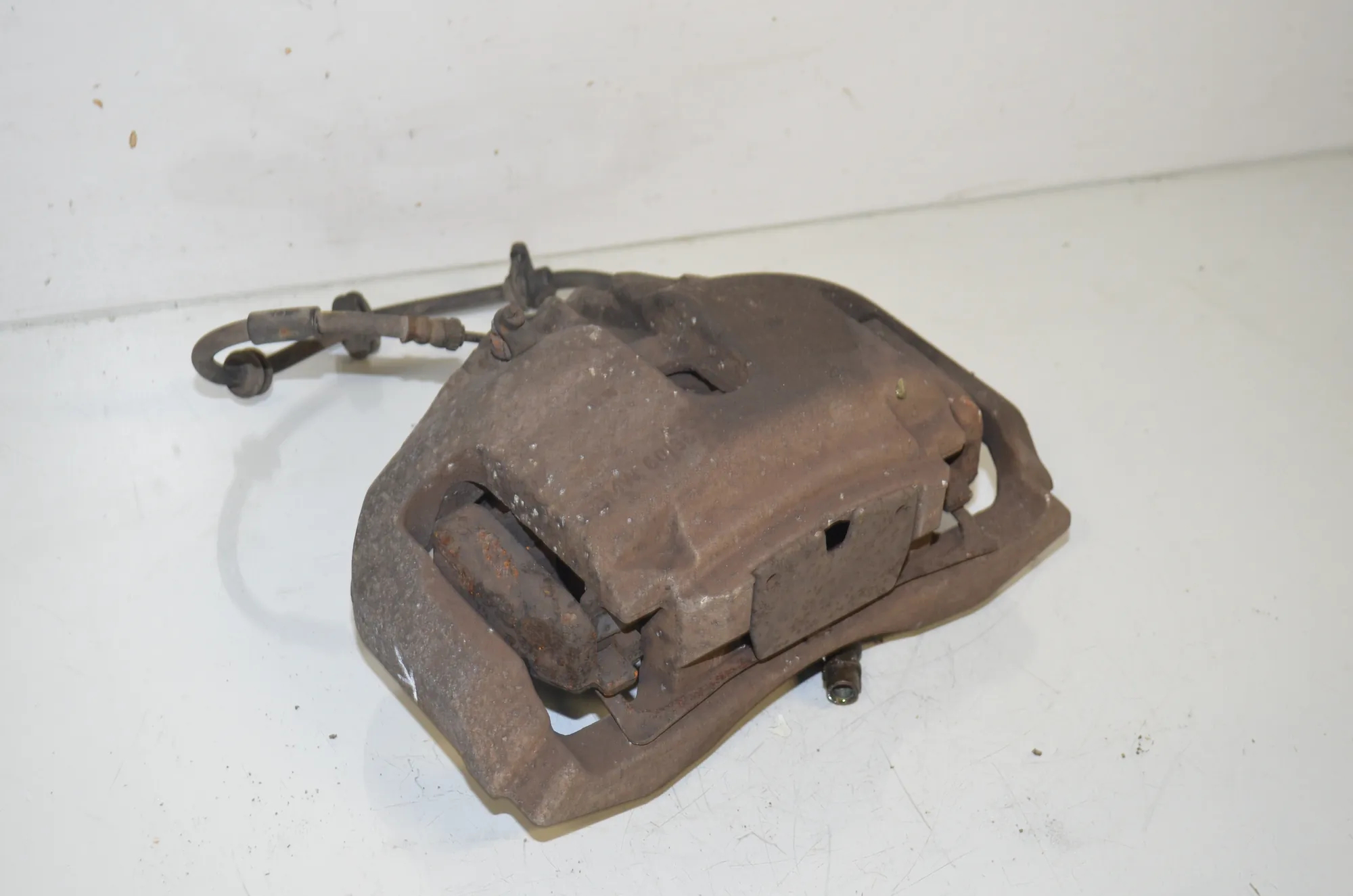 Front Left Brake Caliper – OEM 6786817 · BMW 5 Touring (F11) 535 d 2013