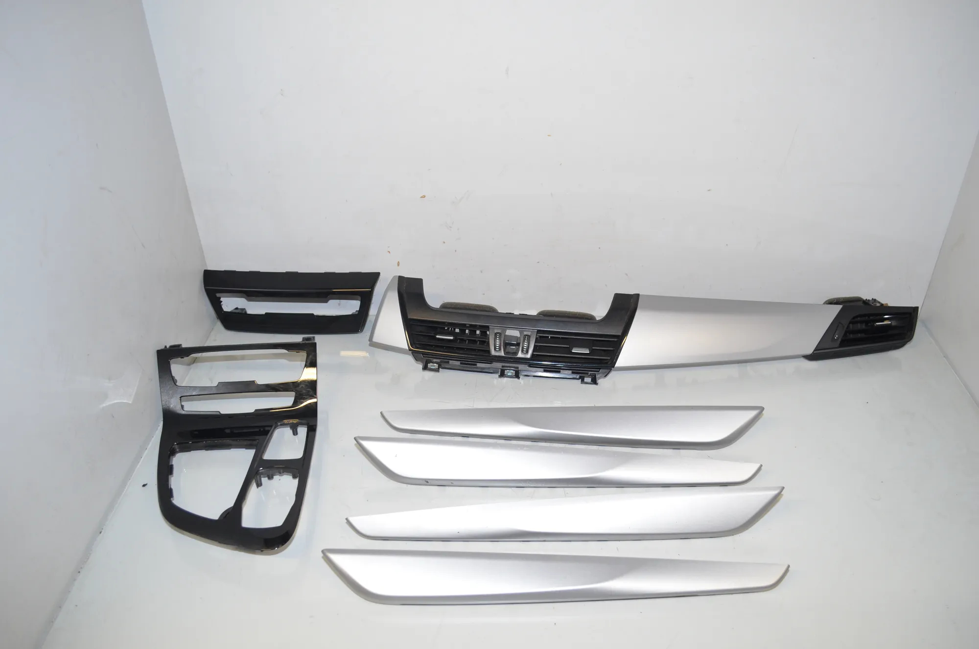 Interior Trim Strips Kit – OEM 9287611 · BMW 2 Active Tourer (F45) 218 i 2016