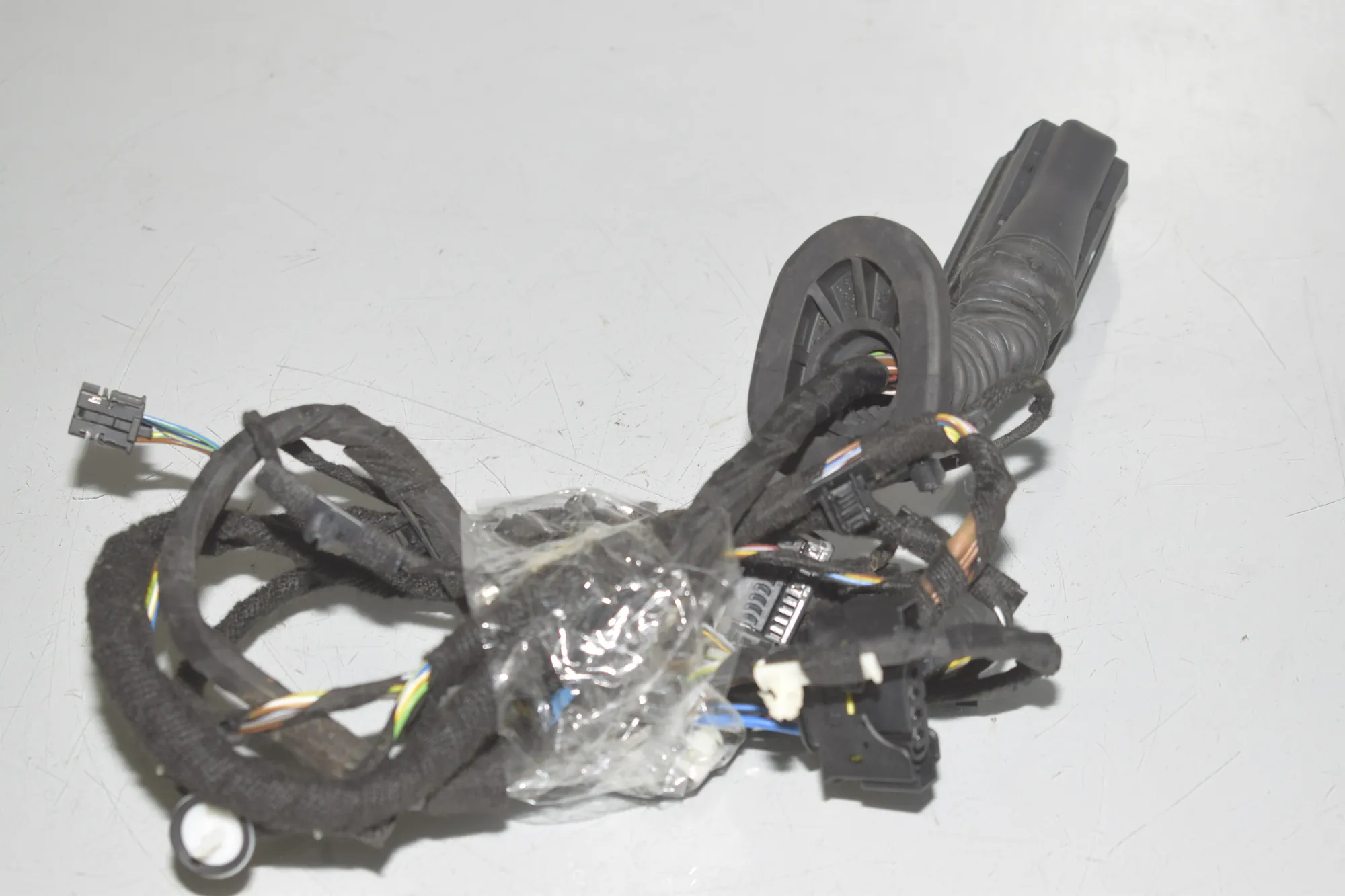 Front Right Door Wiring – OEM 9389316 · BMW 2 Active Tourer (F45) 218 i 2016 – 2