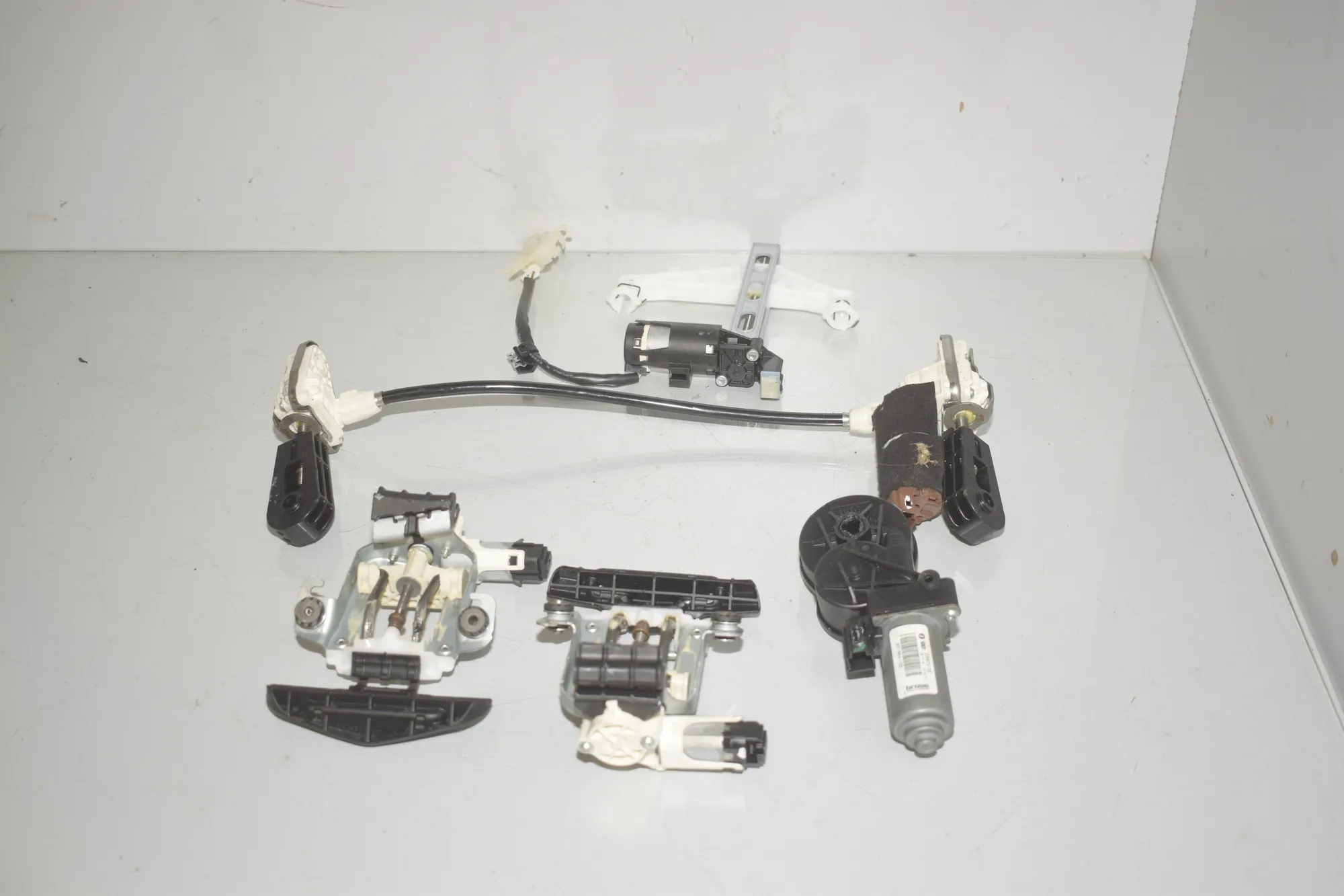 Other Seat Parts – OEM 921864-102 · BMW 5 (G30) BMW 5 (G30) 520 d 2016 – 3