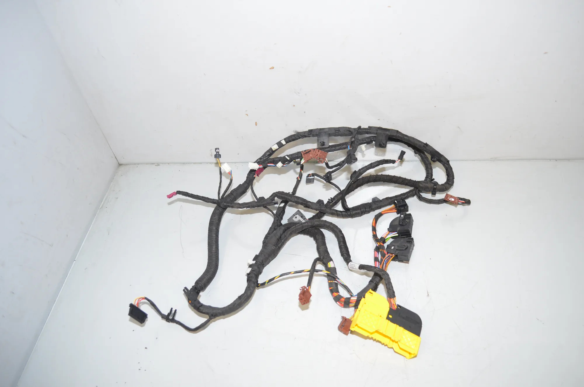 Other Wiring Loom – OEM 9390308 · BMW 5 (G30) BMW 5 (G30) 520 d 2018