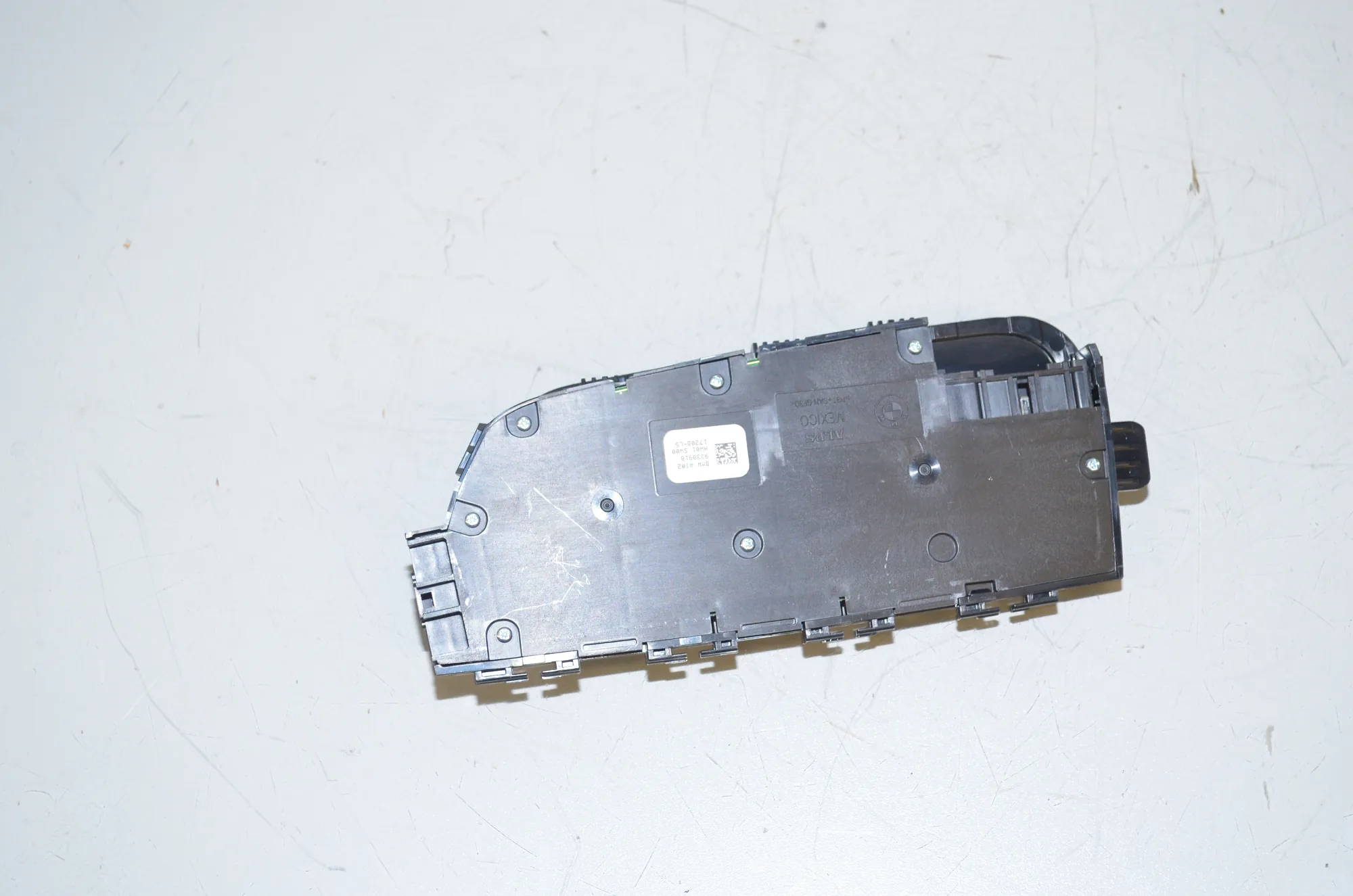 Switches – OEM 9330918 · BMW 5 (G30) BMW 5 (G30) 520 d 2018 – 4