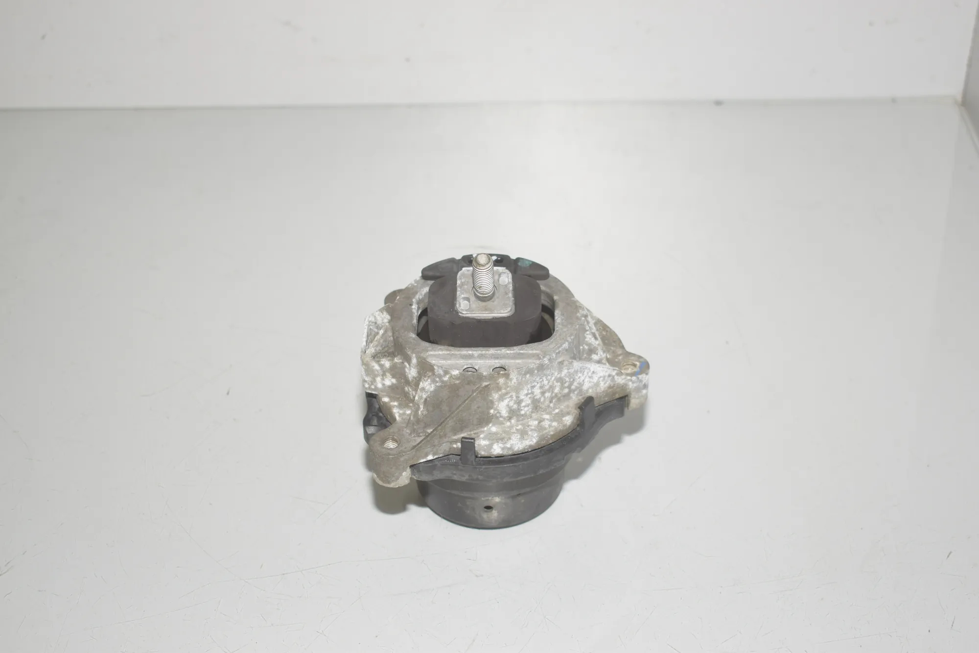 Left Side Engine Mount – OEM 6787663 · BMW 3 Touring (F31) 330 d 2016