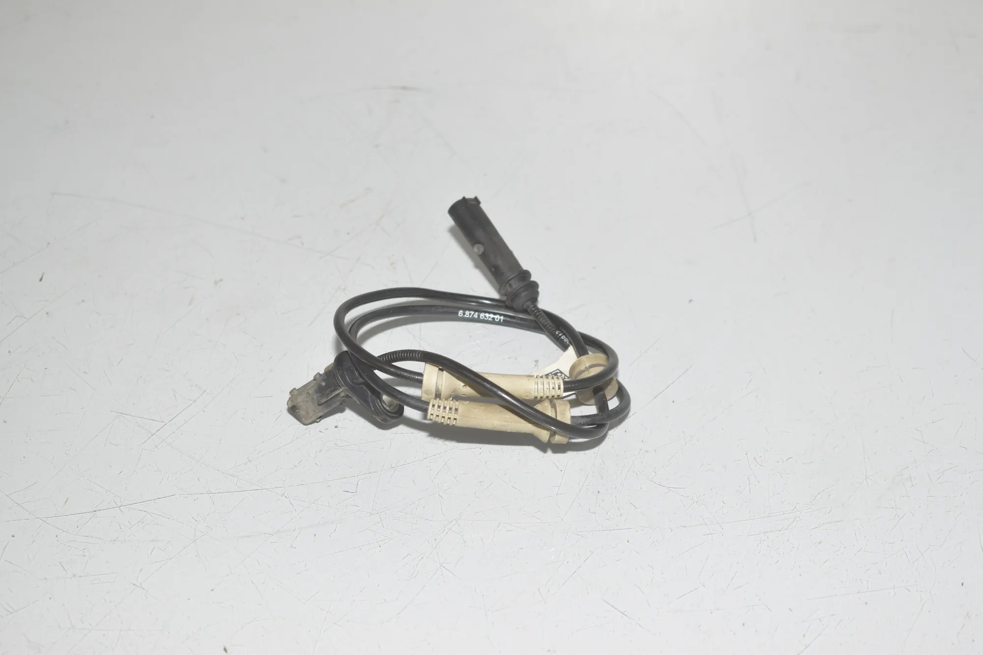 Front Right ABS Sensor – OEM 6874632 · BMW 5 Touring (G31) (2017 - -) 520 d 2019 – 2