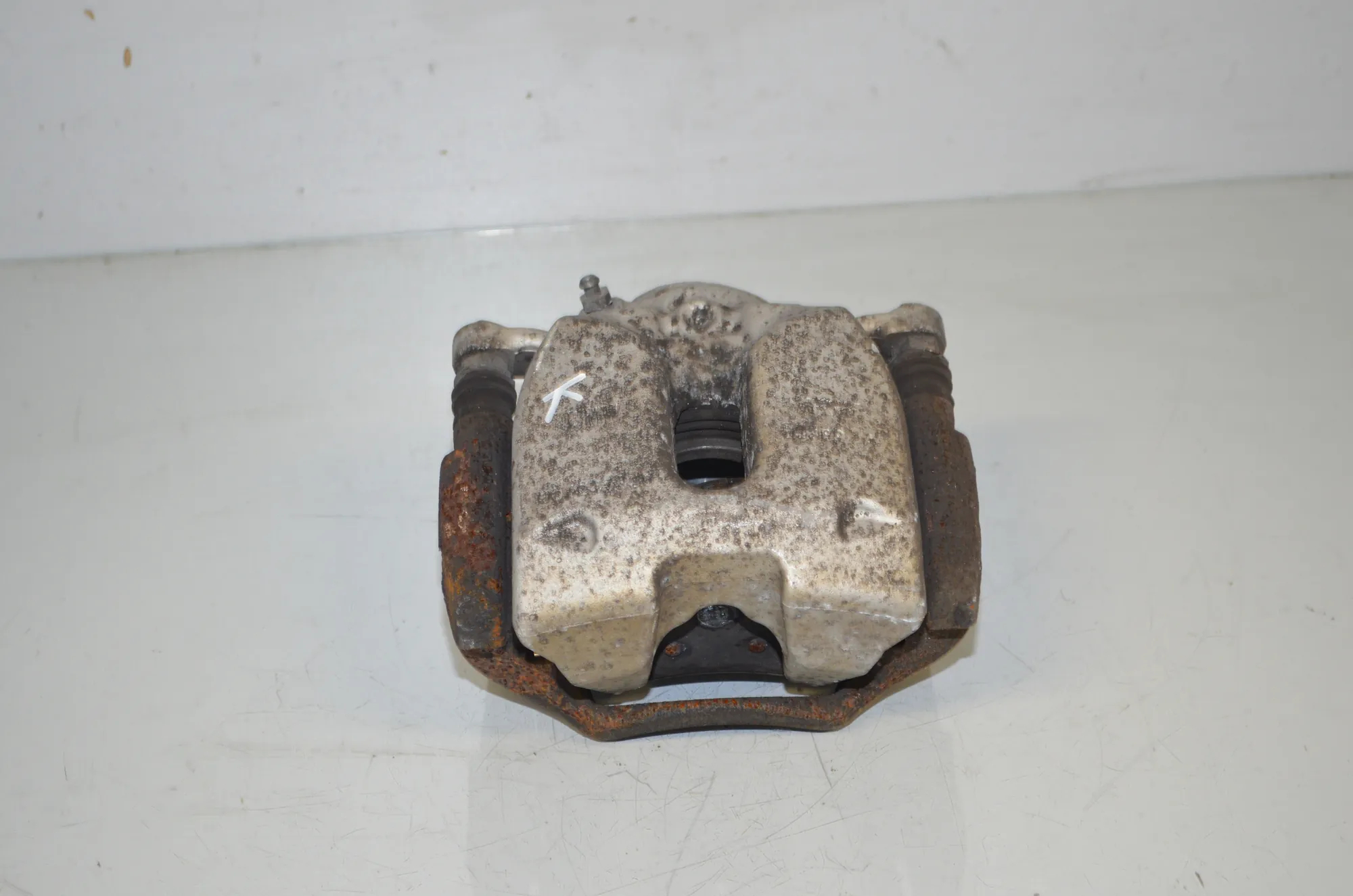 Front Left Brake Caliper – OEM 6872799 · BMW 5 Touring (G31) (2017 - -) 520 d 2019
