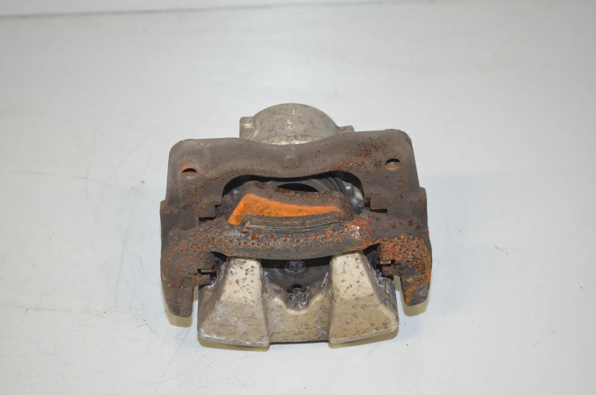 Front Left Brake Caliper – OEM 6872799 · BMW 5 Touring (G31) (2017 - -) 520 d 2019 – 3