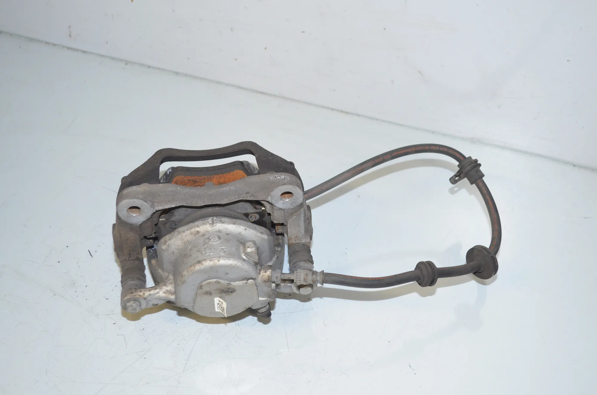 Front Right Brake Caliper – OEM 6872800 · BMW 5 Touring (G31) (2017 - -) 520 d 2019 – 4