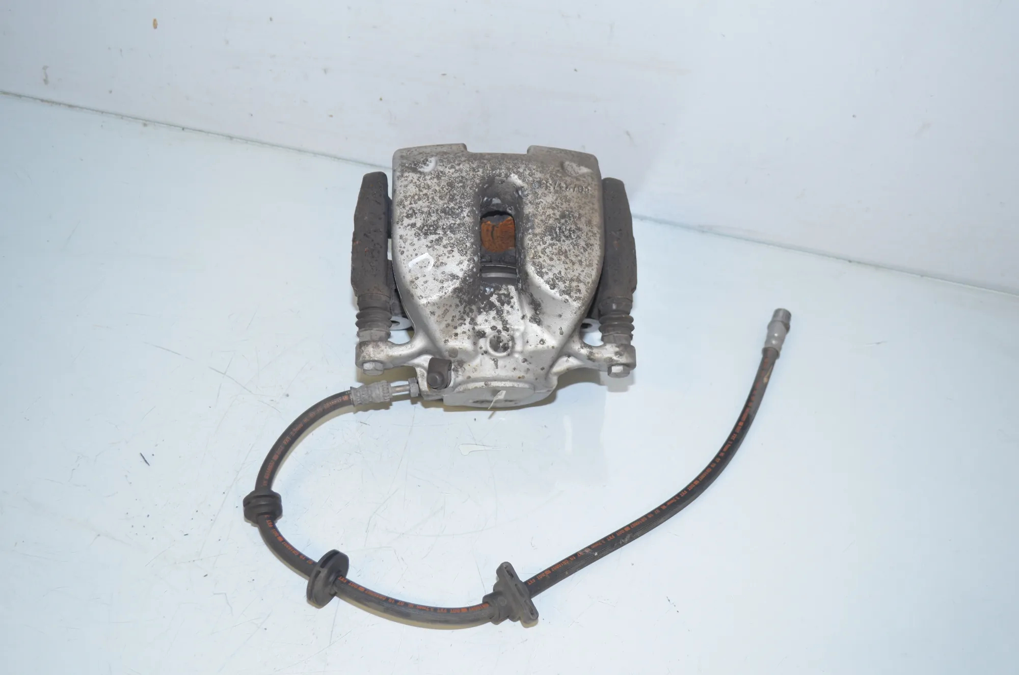 Front Right Brake Caliper – OEM 6872800 · BMW 5 Touring (G31) (2017 - -) 520 d 2019 – 2