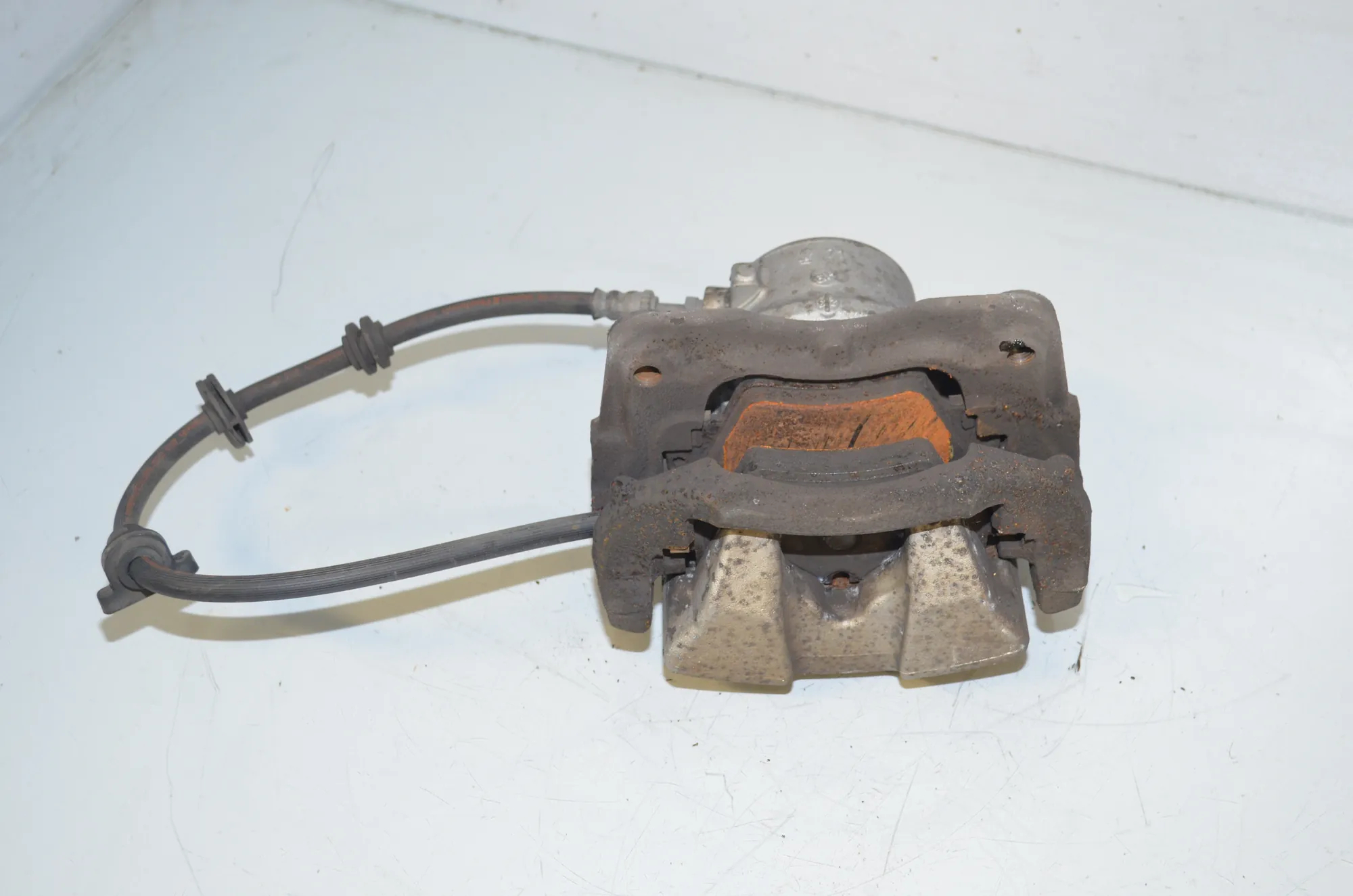 Front Right Brake Caliper – OEM 6872800 · BMW 5 Touring (G31) (2017 - -) 520 d 2019 – 3