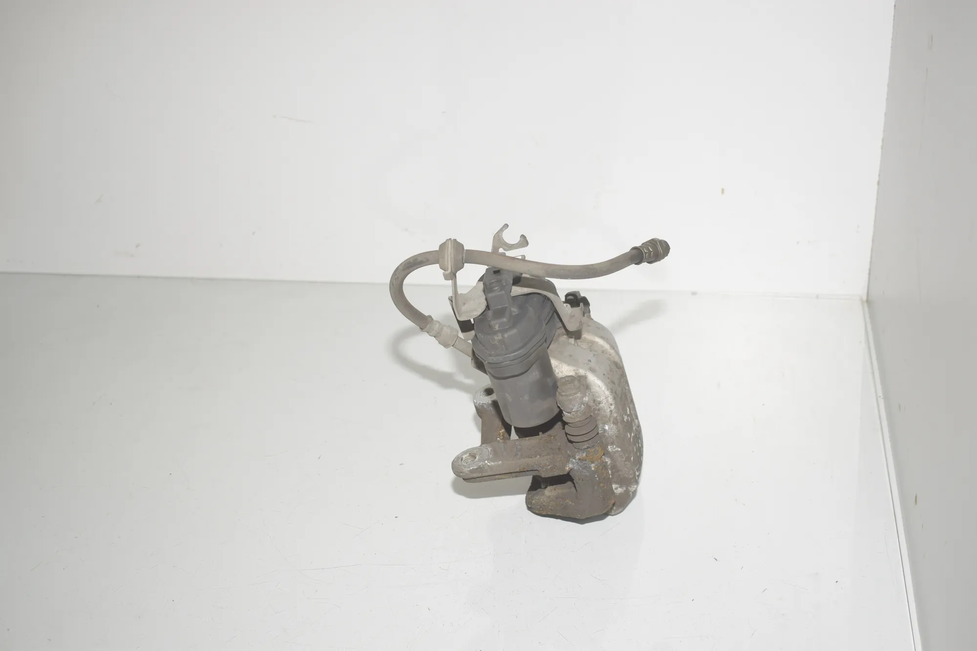 Rear Left Brake Caliper – OEM 34216870575 · BMW 5 Touring (G31) (2017 - -) 520 d 2019 – 2