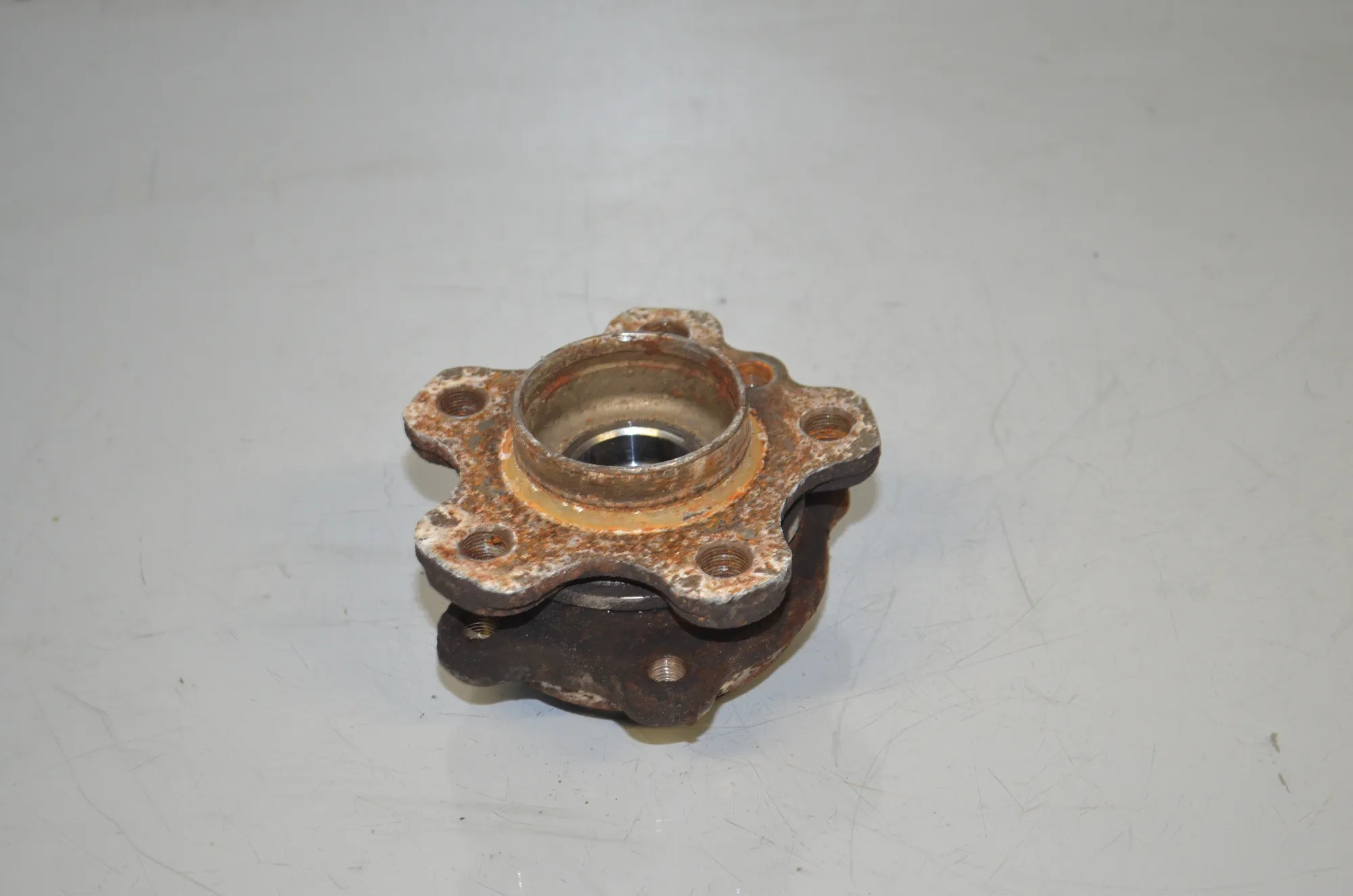 Rear Left Wheel Bearing – OEM 6899175 · BMW 5 Touring (G31) (2017 - -) 520 d 2019 – 2