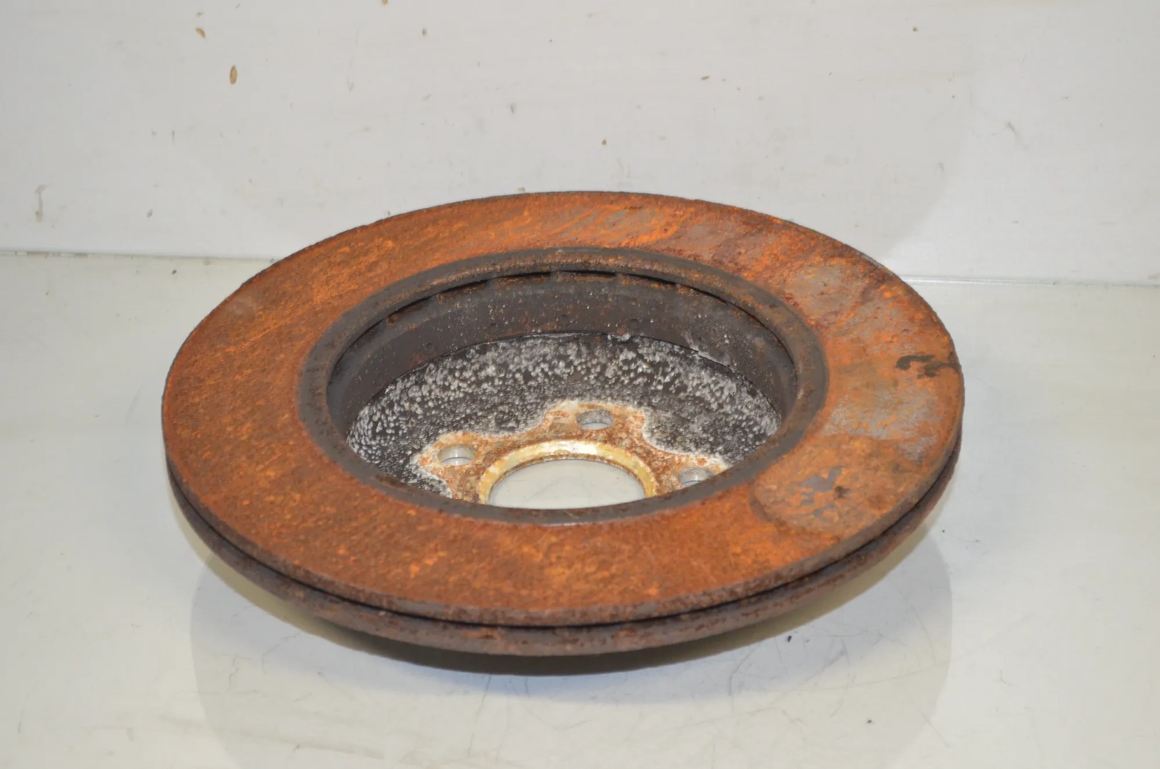 Rear Left Brake Disc – OEM 6882245 · BMW 5 Touring (G31) (2017 - -) 520 d 2019 – 4