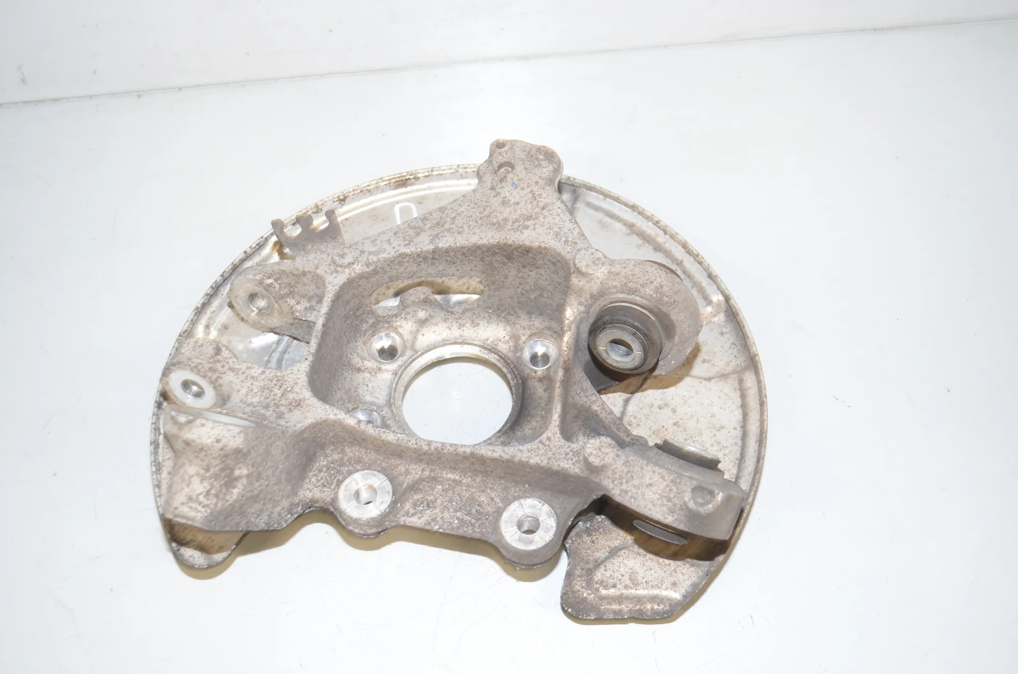 Rear Right Wheel Hub – OEM 6861138 · BMW 5 Touring (G31) (2017 - -) 520 d 2019 – 2