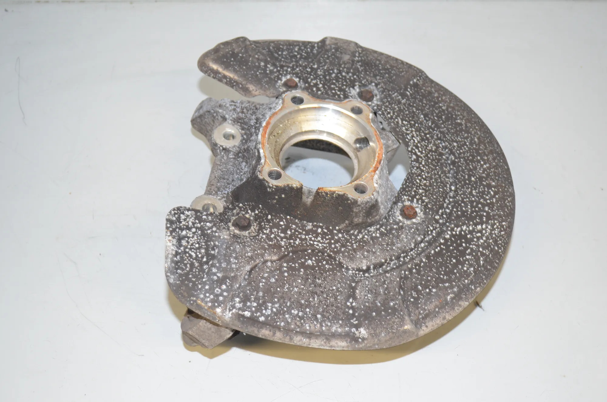 Rear Left Wheel Hub Spindle – OEM 6861137 · BMW 5 Touring (G31) (2017 - -) 520 d 2019 – 3