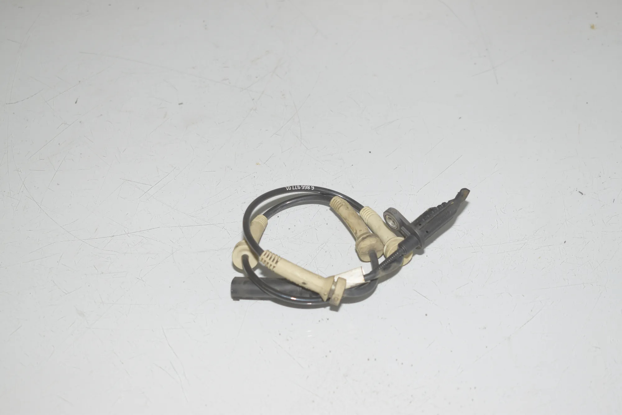 Rear Right ABS Sensor – OEM 6866977 · BMW 5 Touring (G31) (2017 - -) 520 d 2019 – 2