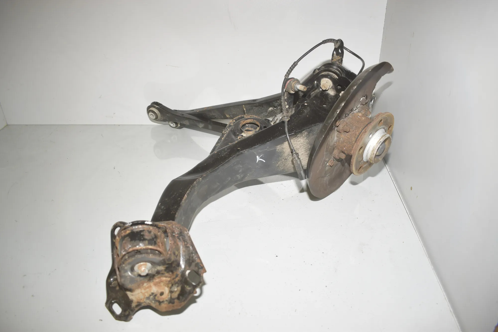 Rear Left Wheel Hub Spindle – OEM 8842879 · BMW 2 Active Tourer (F45) 218 i 2016 – 2