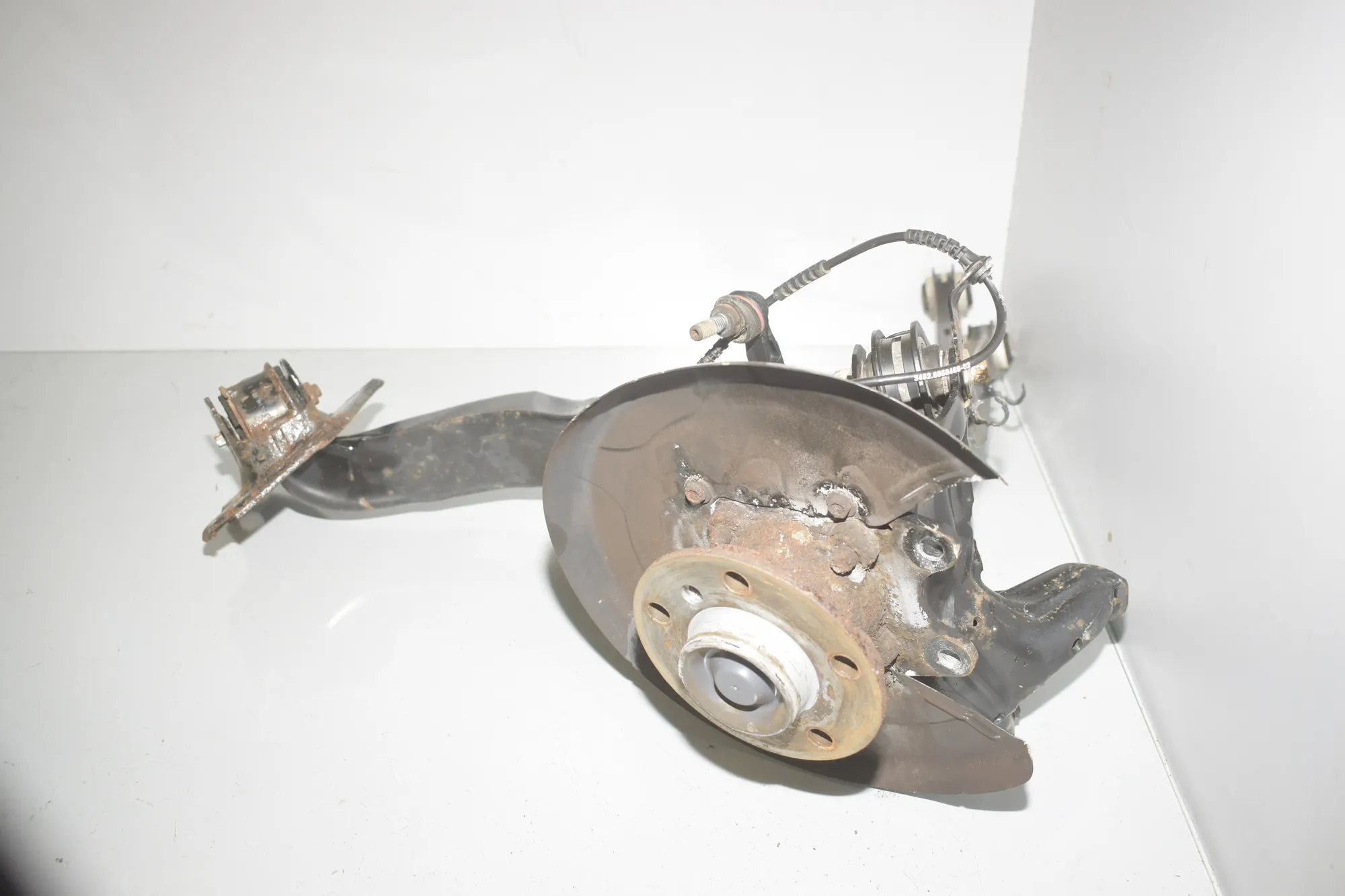 Rear Left Wheel Hub Spindle – OEM 8842879 · BMW 2 Active Tourer (F45) 218 i 2016 – 3