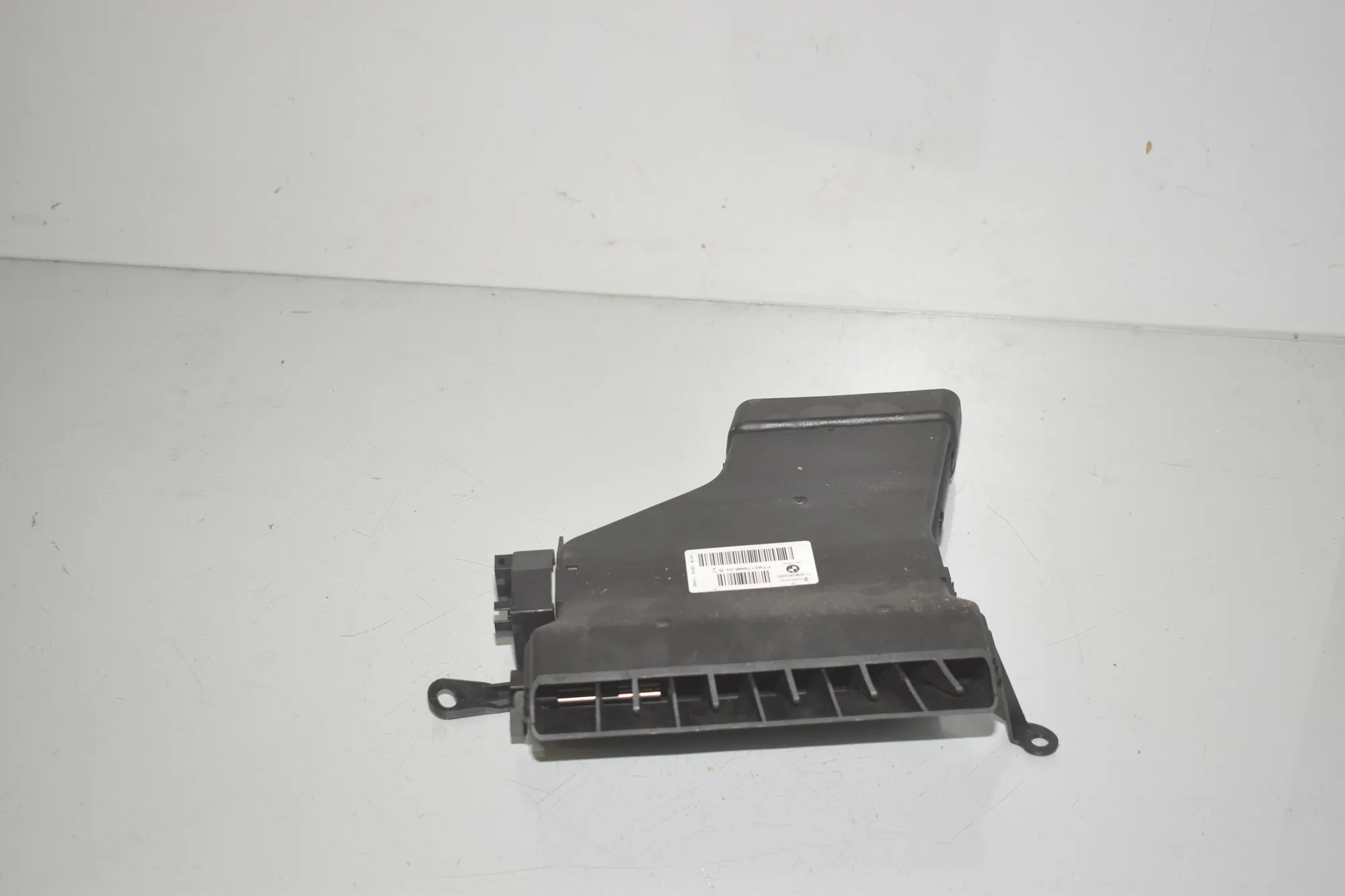 Interior Air Duct Channel – OEM 9217996 · BMW 5 Touring (F11) M 550 d xDrive 2016