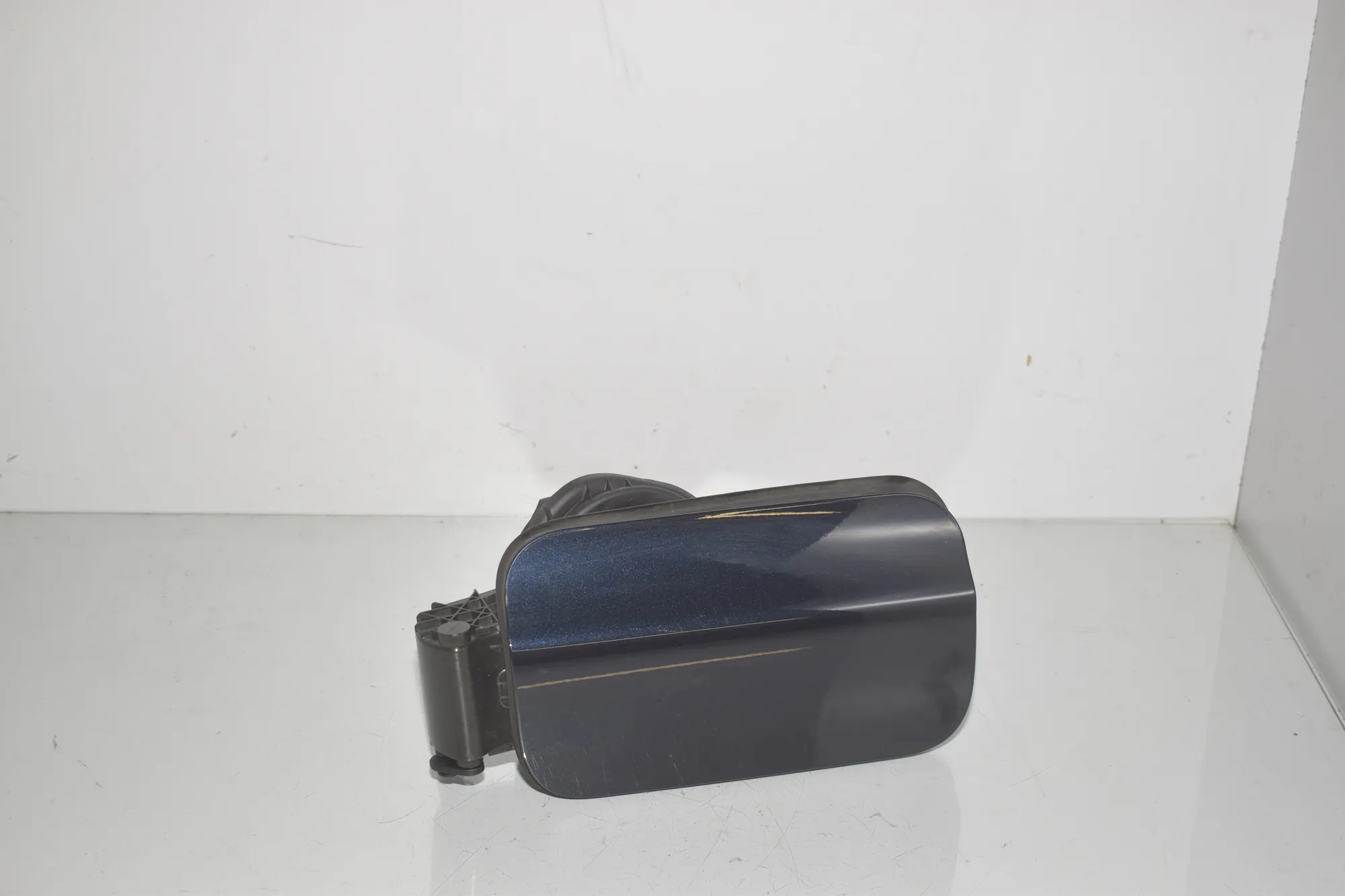 Fuel Tank Flap Cap – OEM 7217767 · BMW 5 Touring (F11) M 550 d xDrive 2016