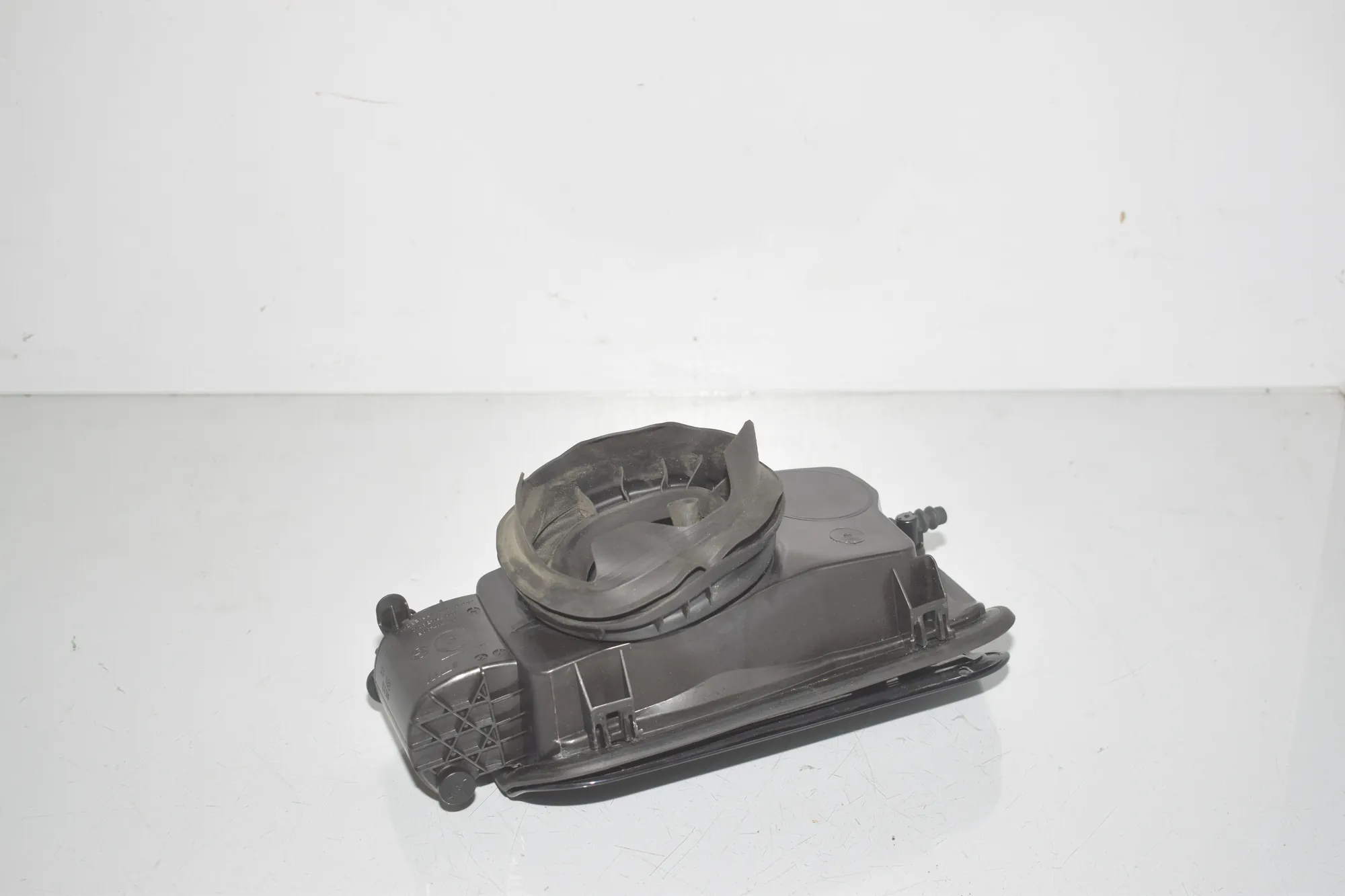Fuel Tank Flap Cap – OEM 7217767 · BMW 5 Touring (F11) M 550 d xDrive 2016 – 3