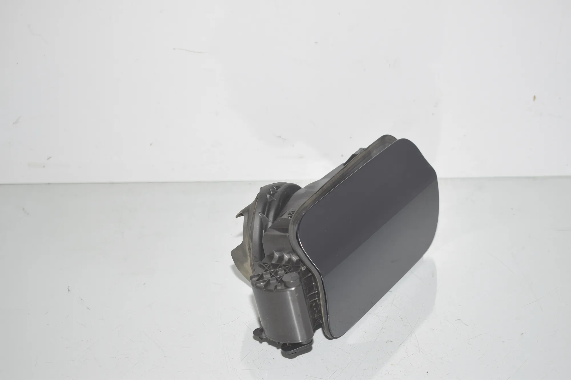 Fuel Tank Flap Cap – OEM 7217767 · BMW 5 Touring (F11) M 550 d xDrive 2016 – 2