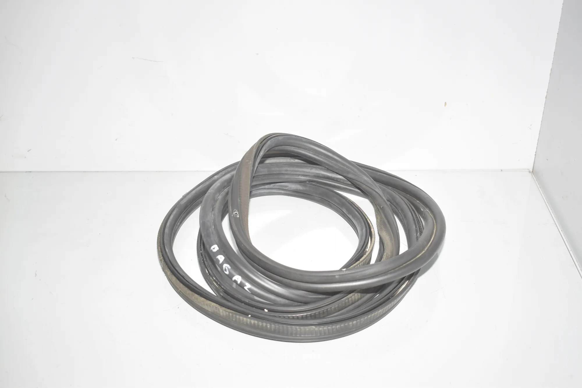 Tailgate Rubber Seal – OEM 7327999 · BMW 3 Touring (F31) 320 i 2012