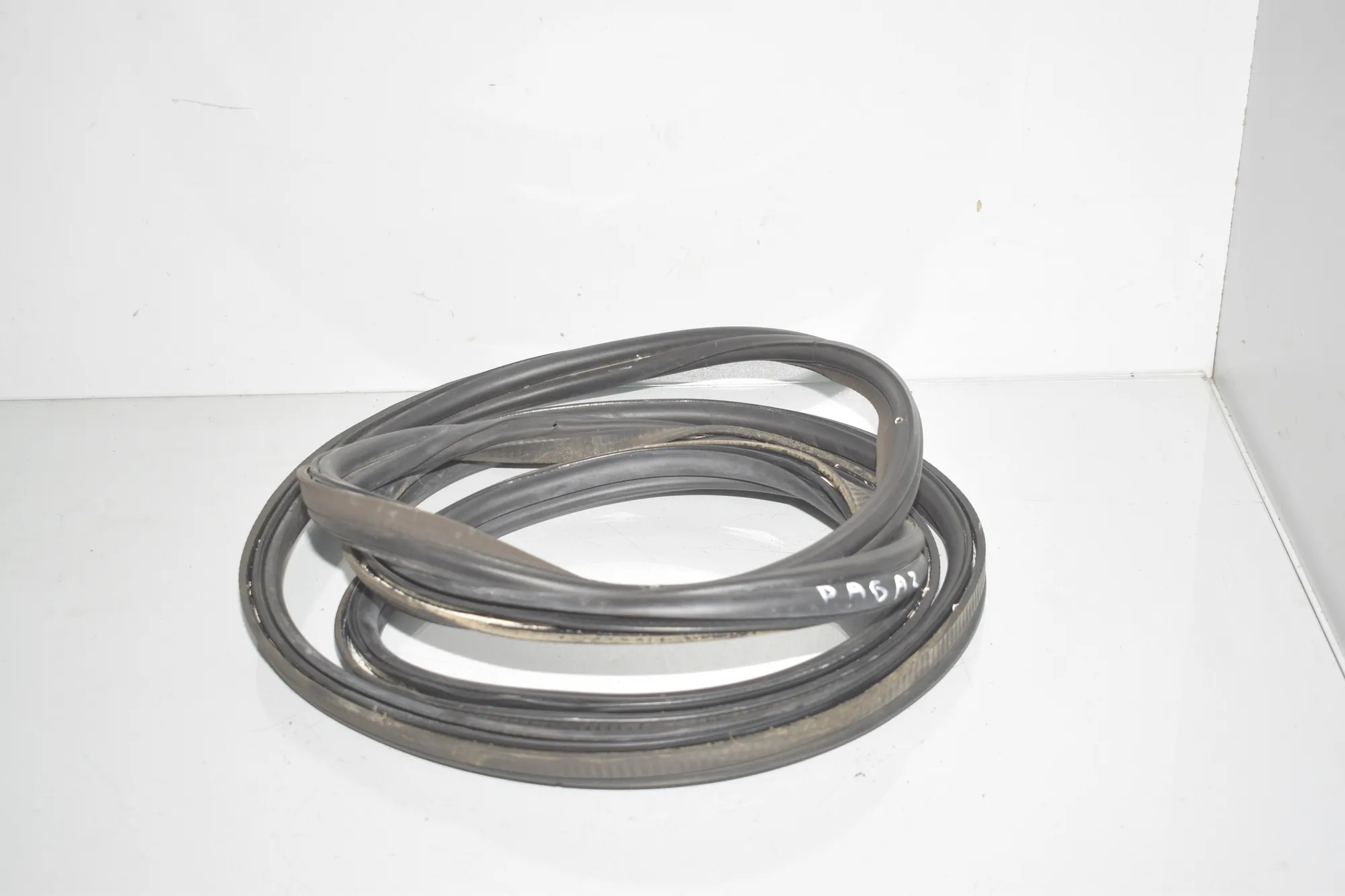 Tailgate Rubber Seal – OEM 7327999 · BMW 3 Touring (F31) 320 i 2012 – 2
