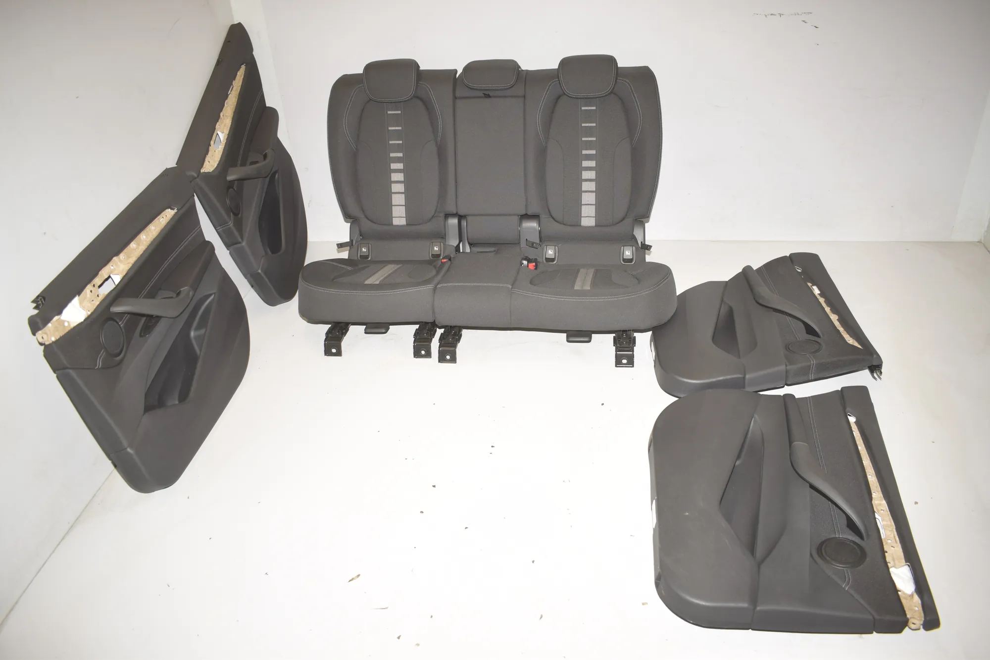 Seat set – OEM 123 · BMW X1 (F48) xDrive 18 d 2017 – 5