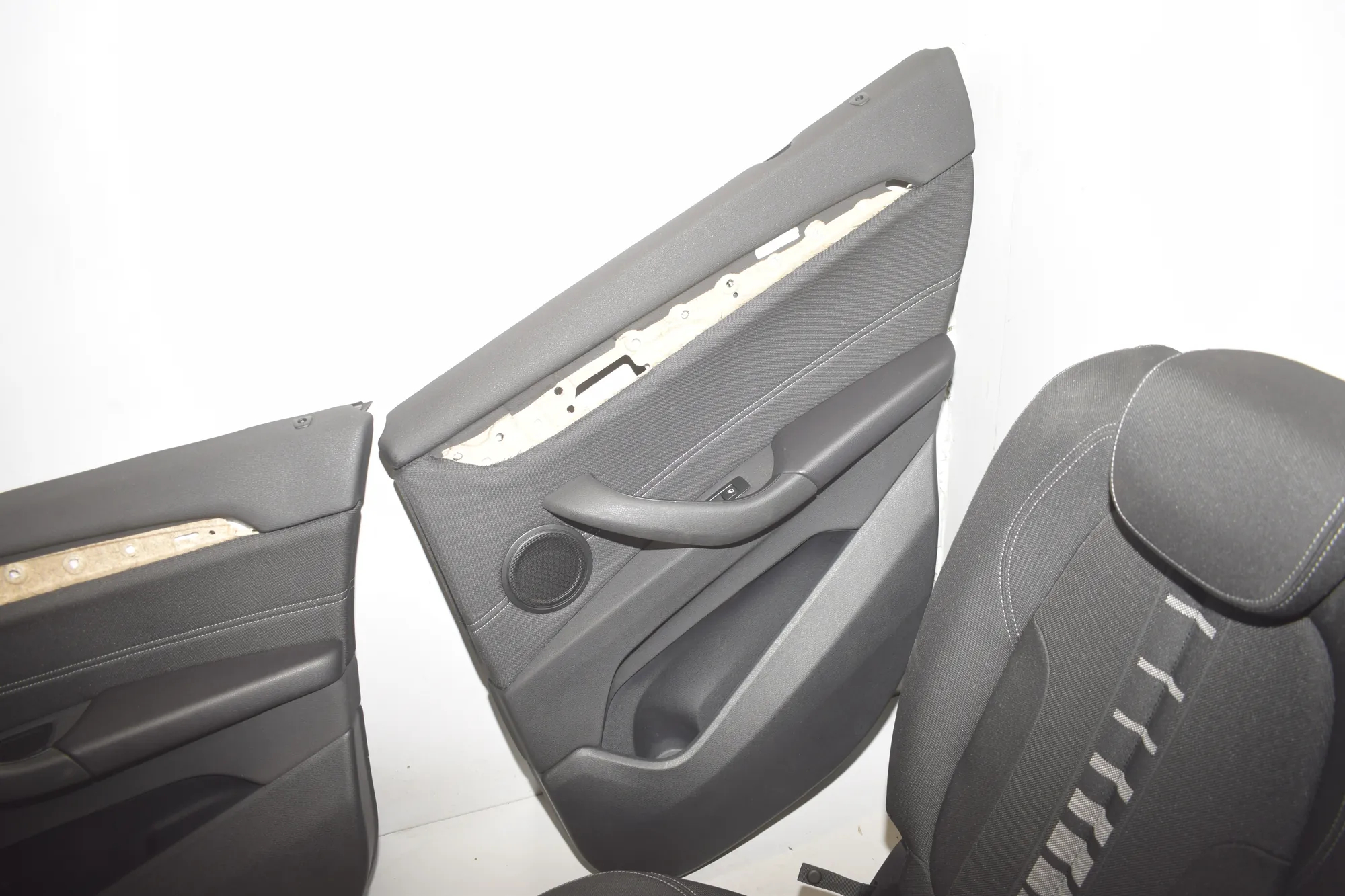 Seat set – OEM 123 · BMW X1 (F48) xDrive 18 d 2017 – 13