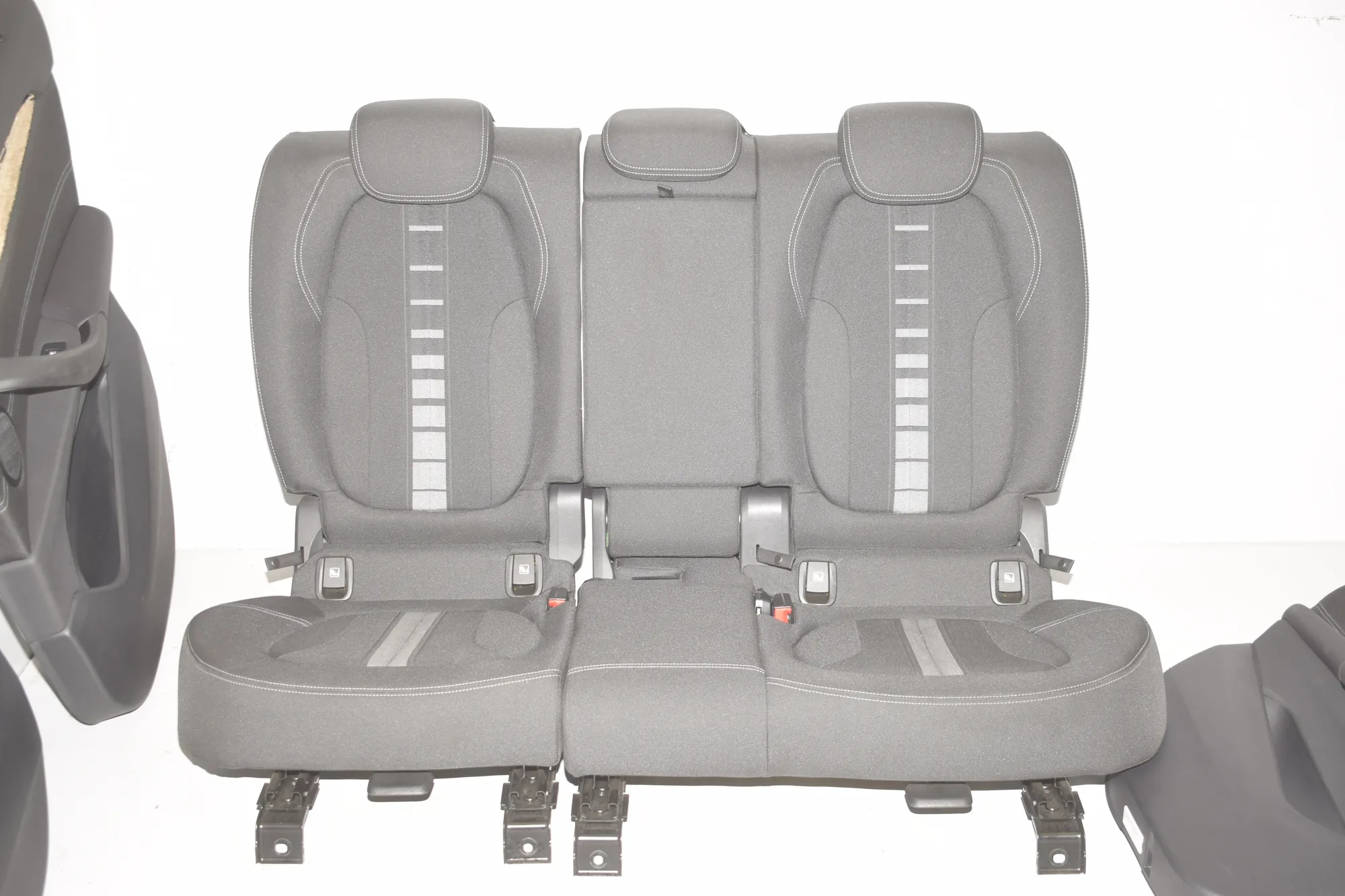 Seat set – OEM 123 · BMW X1 (F48) xDrive 18 d 2017 – 7
