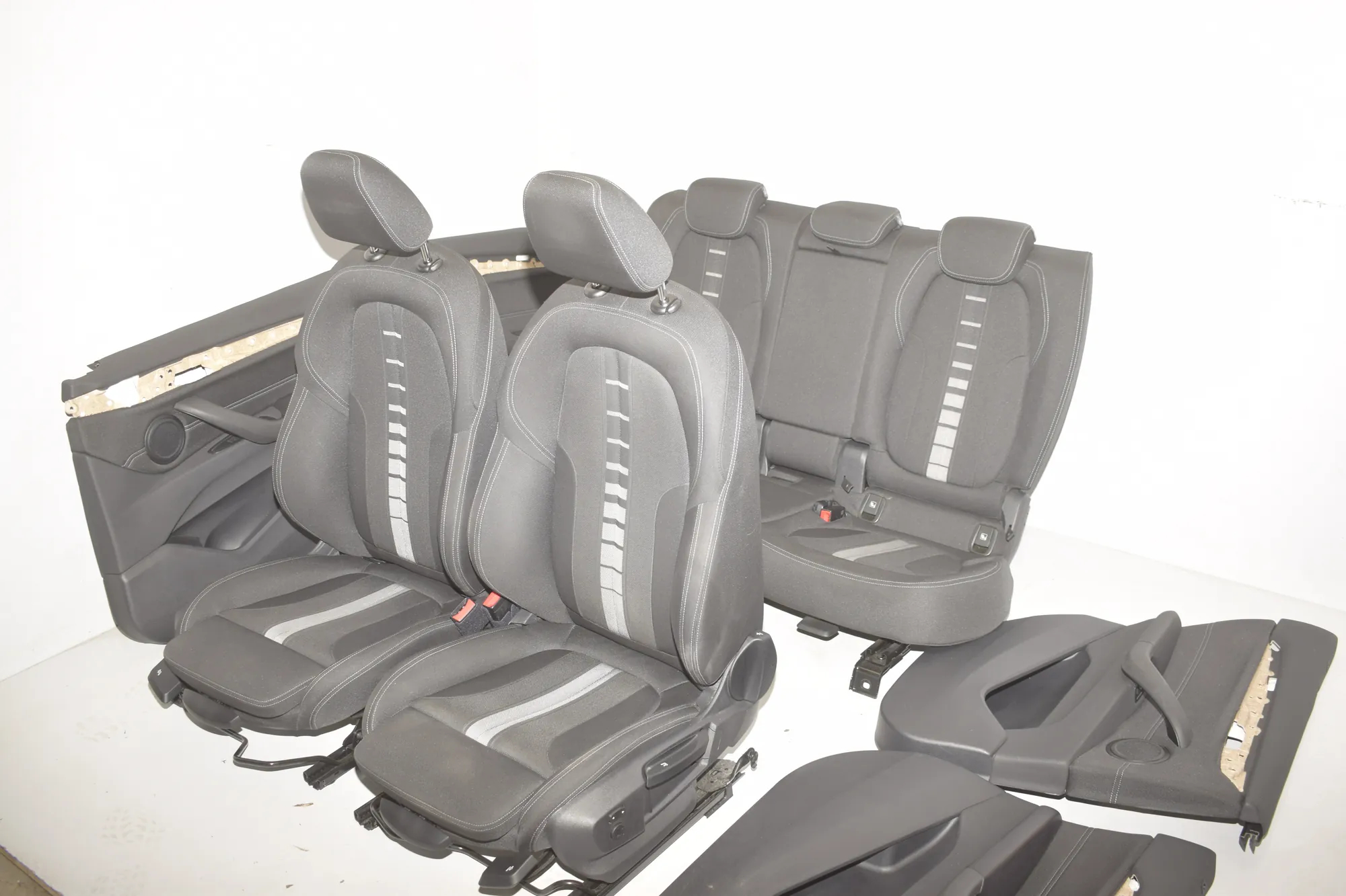 Seat set – OEM 123 · BMW X1 (F48) xDrive 18 d 2017 – 4