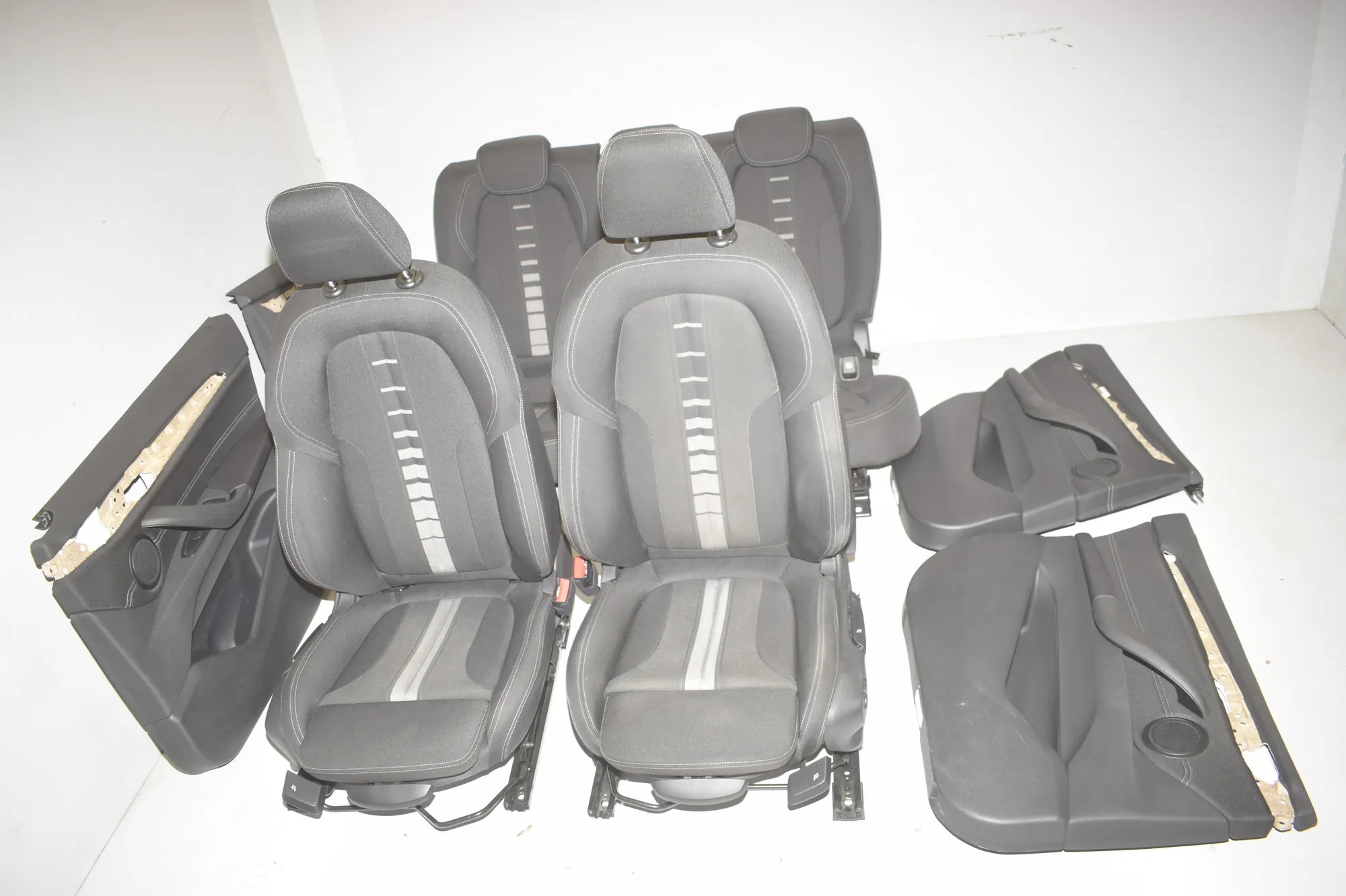Seat set – OEM 123 · BMW X1 (F48) xDrive 18 d 2017 – 3