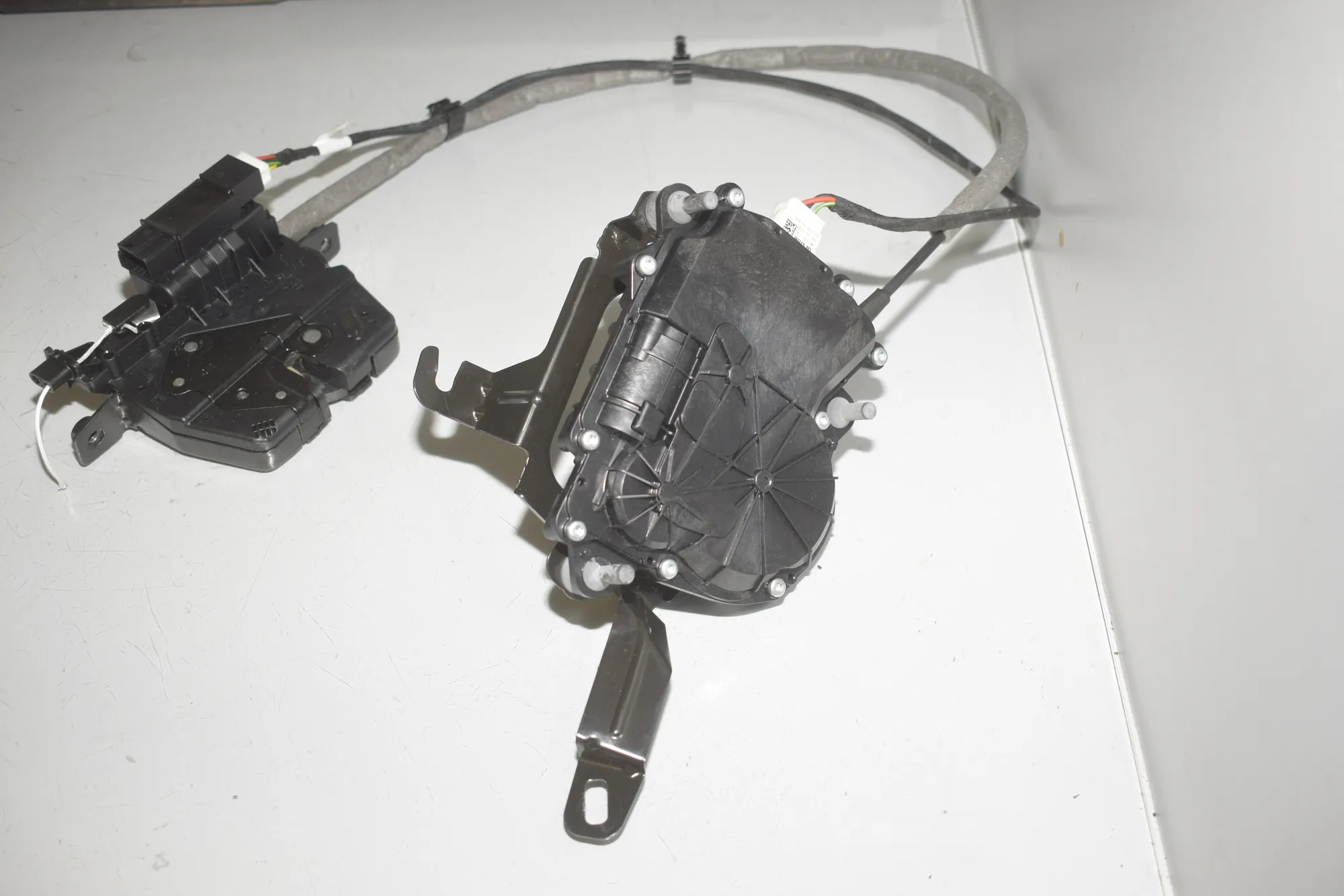 Electric Tailgate Opening Kit – OEM 9275119 · BMW 3 Touring (F31) 320 i 2012 – 9