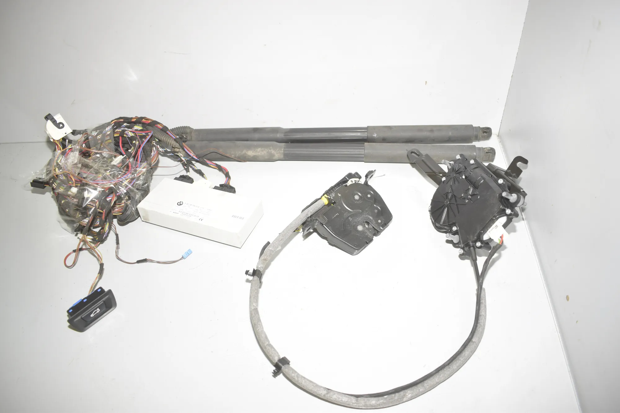 Electric Tailgate Opening Kit – OEM 9275119 · BMW 3 Touring (F31) 320 i 2012 – 2
