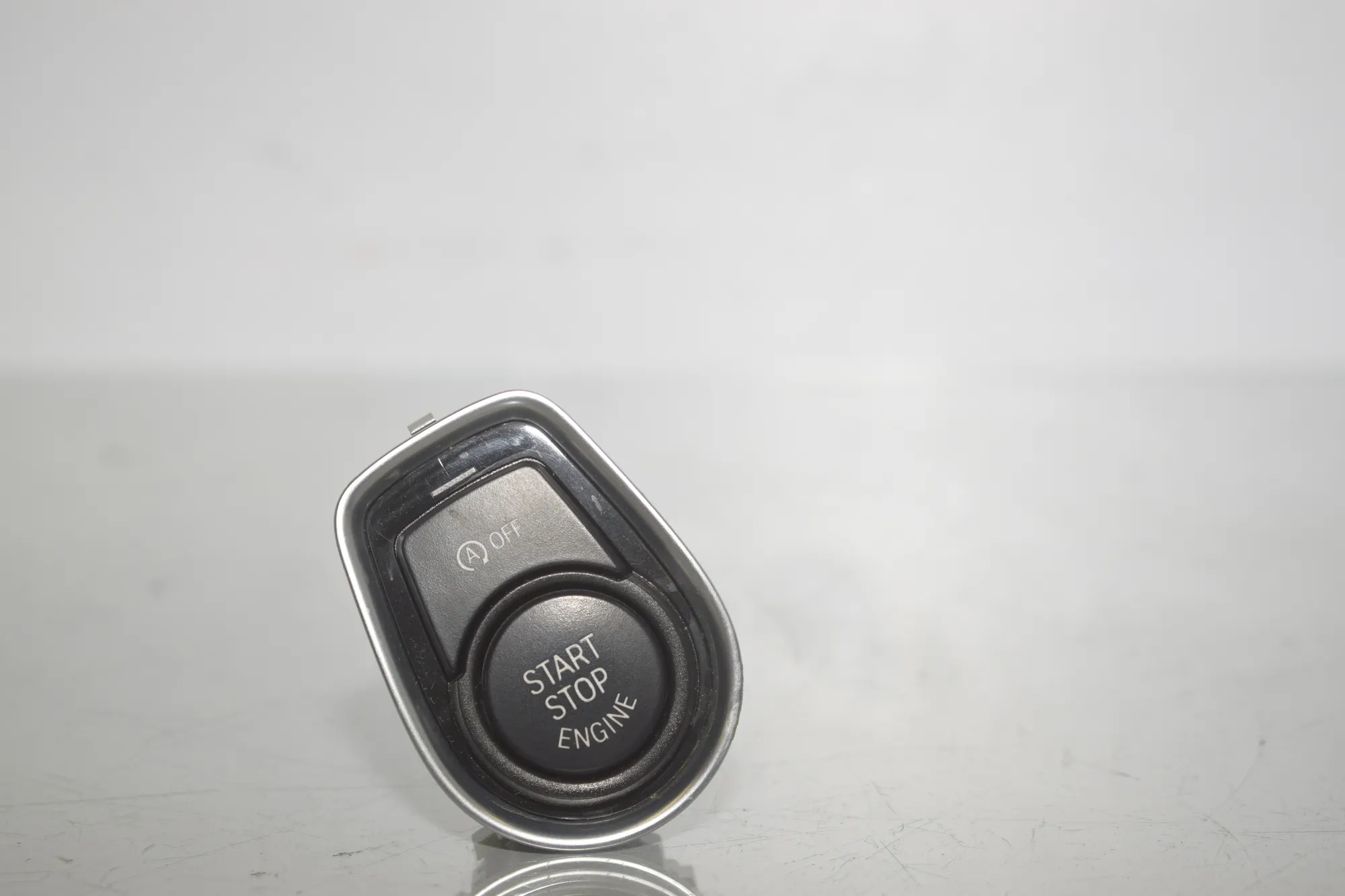 Ignition Start Button – OEM 9250734 · BMW 3 Touring (F31) 320 i 2012 – 2