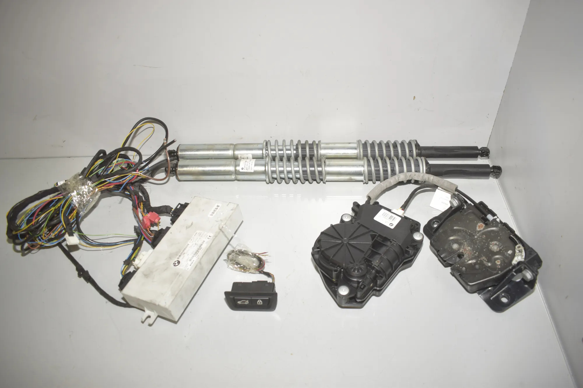 Electric Tailgate Opening Kit – OEM 9275121 · BMW 5 Touring (F11) M 550 d xDrive 2016 – 2