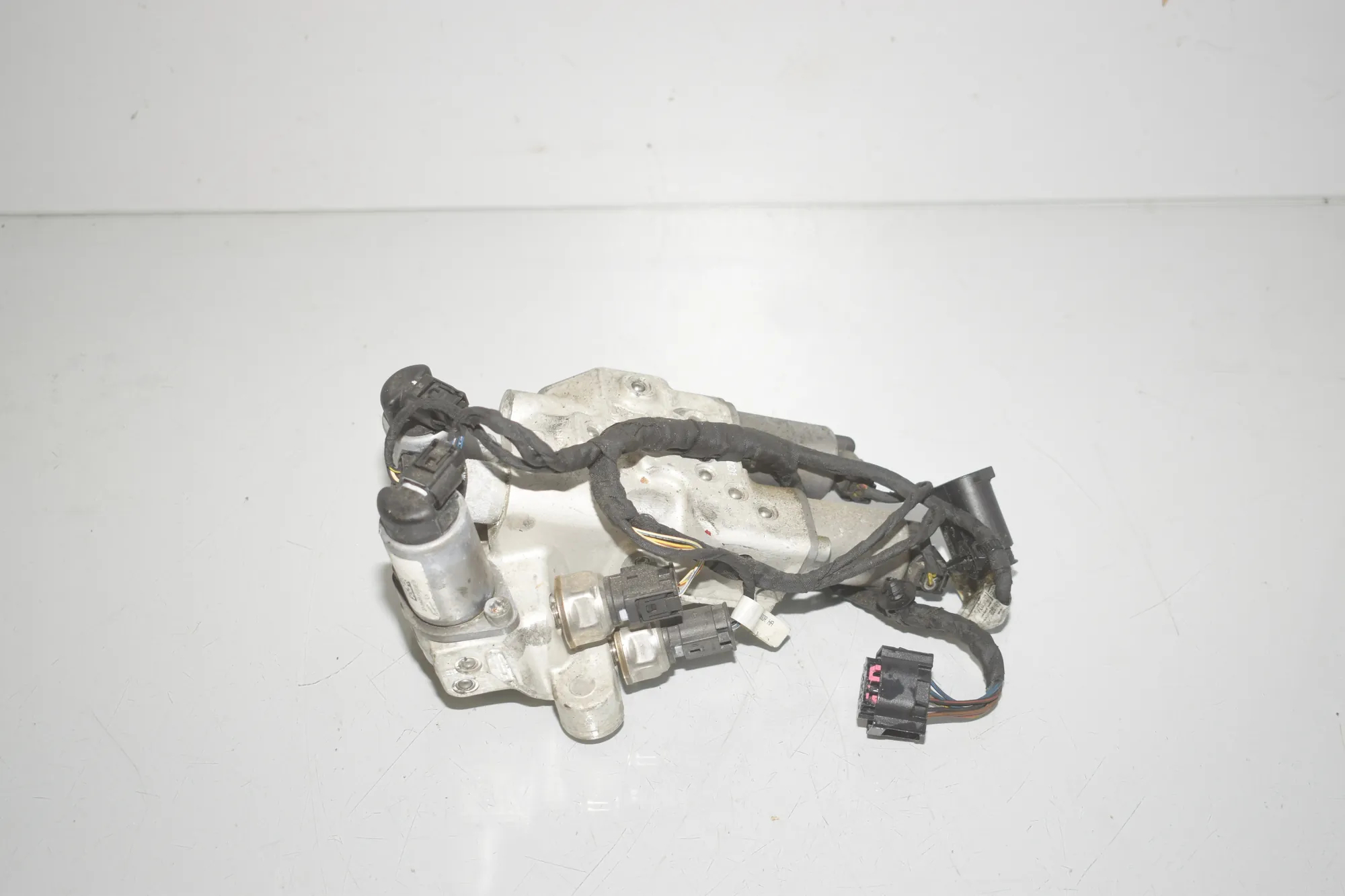 Hydraulic Valve Block – OEM 6775258 · BMW 5 Touring (F11) M 550 d xDrive 2016