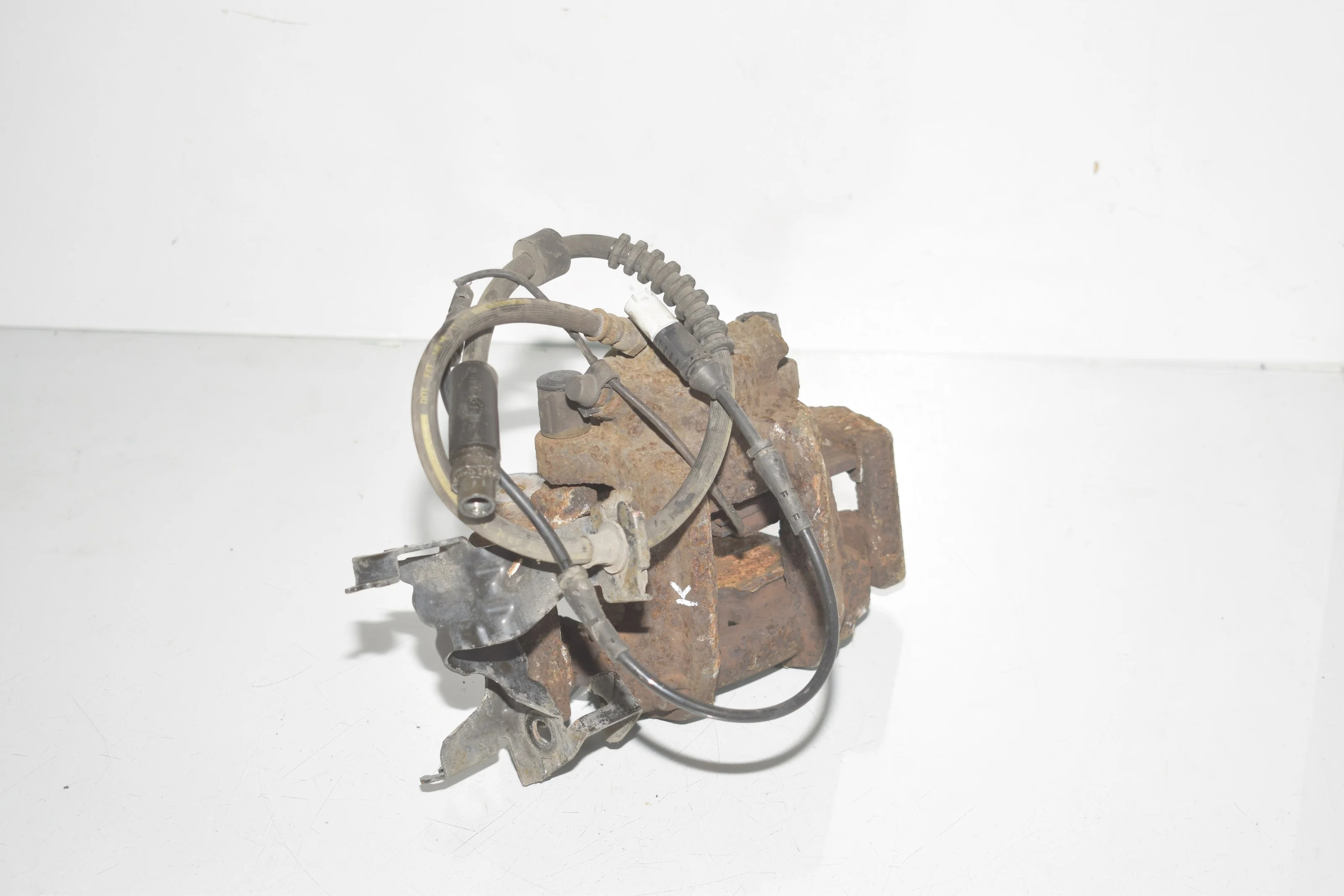 Front Left Brake Caliper – OEM 6850649 · BMW 3 Touring (F31) 320 i 2012 – 2