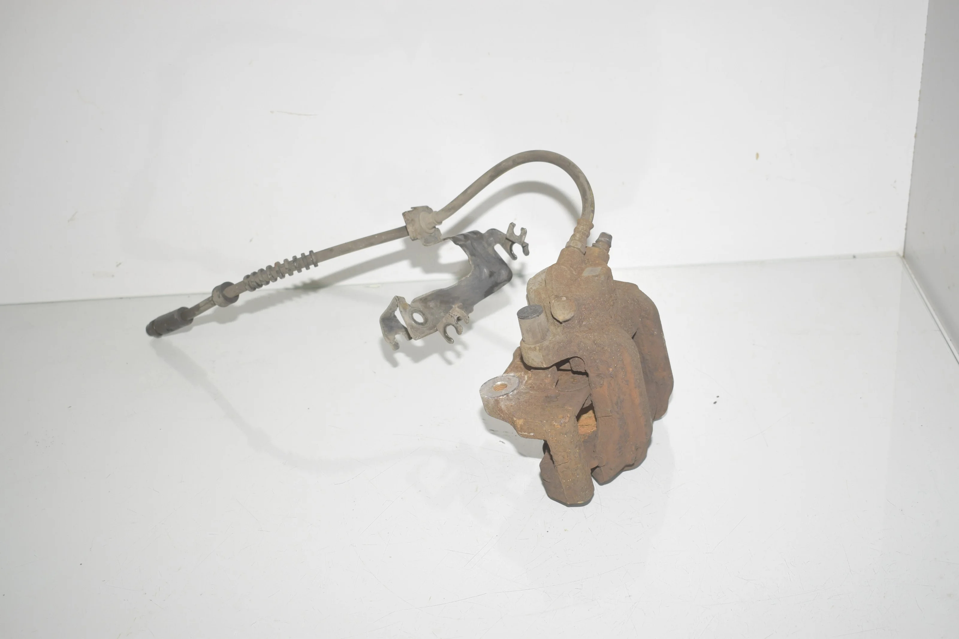 Front Right Brake Caliper – OEM 6850650 · BMW 3 Touring (F31) 320 i 2012 – 2
