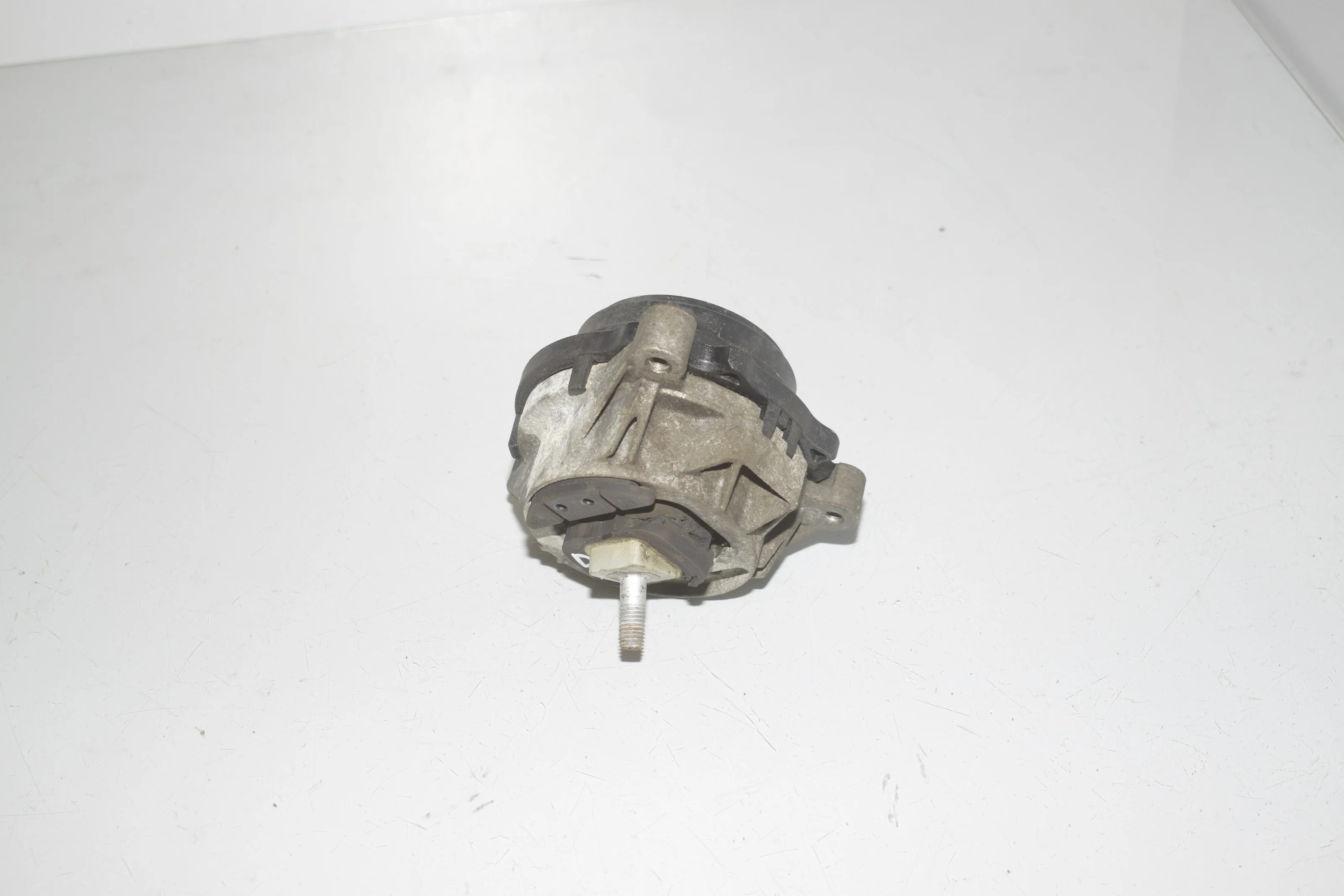Right Side Engine Mount – OEM 6855456 · BMW 3 Touring (F31) 320 i 2012 – 3