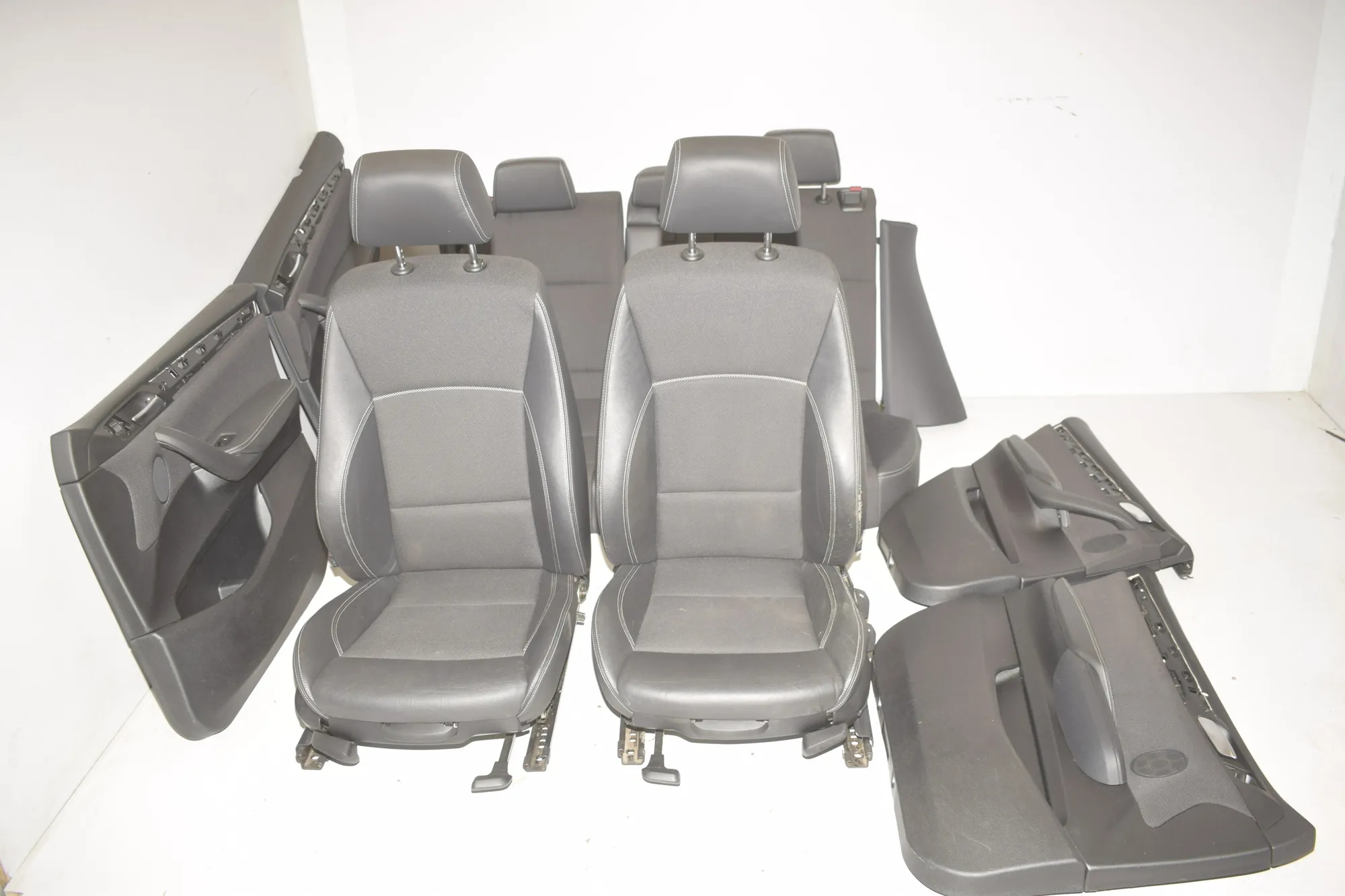 Seat set · BMW X3 (F25) xDrive 20 d 2011 – 2