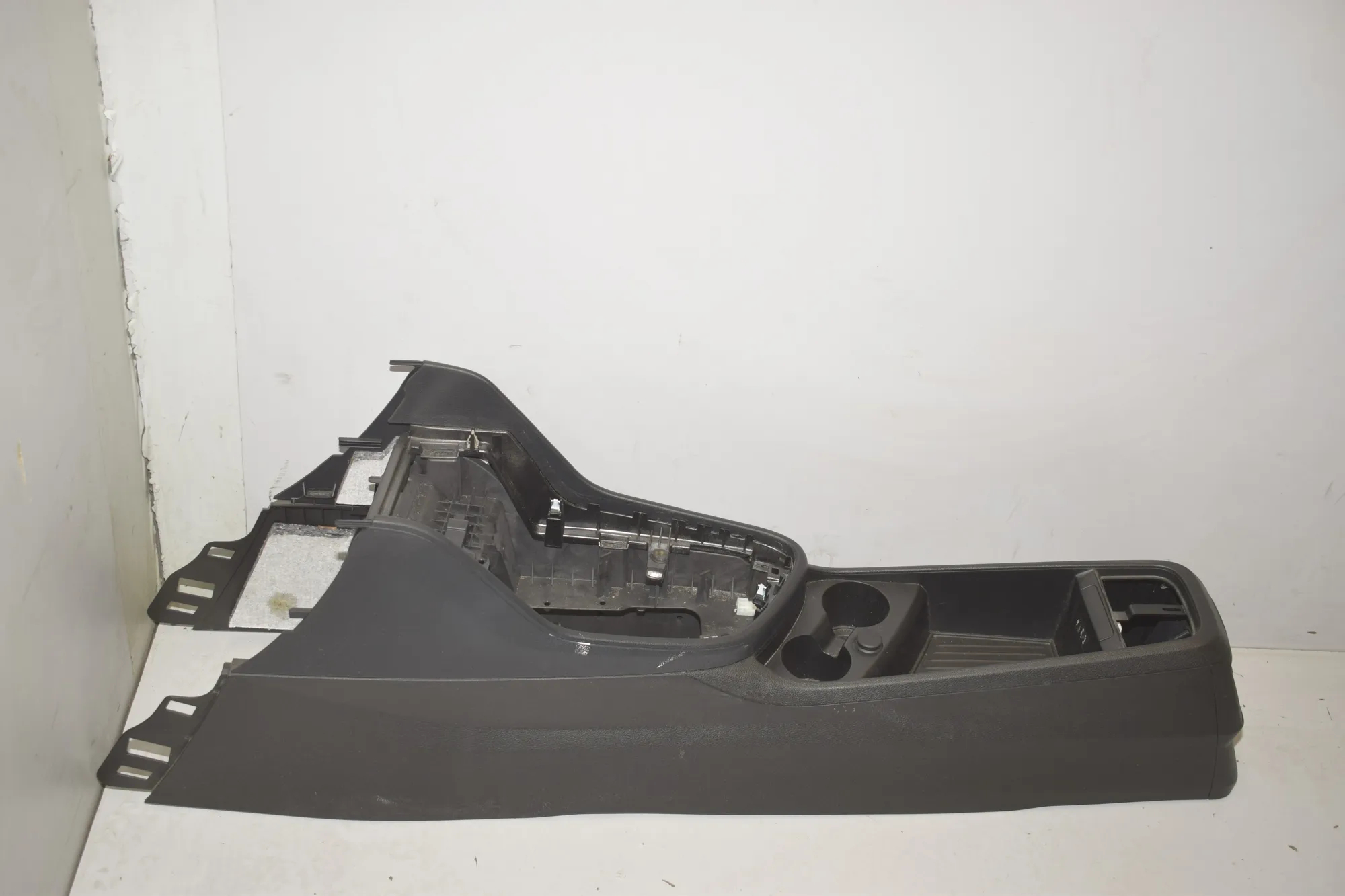 Center Console – OEM 9372504 · BMW 2 Active Tourer (F45) 216 d 2014 – 2