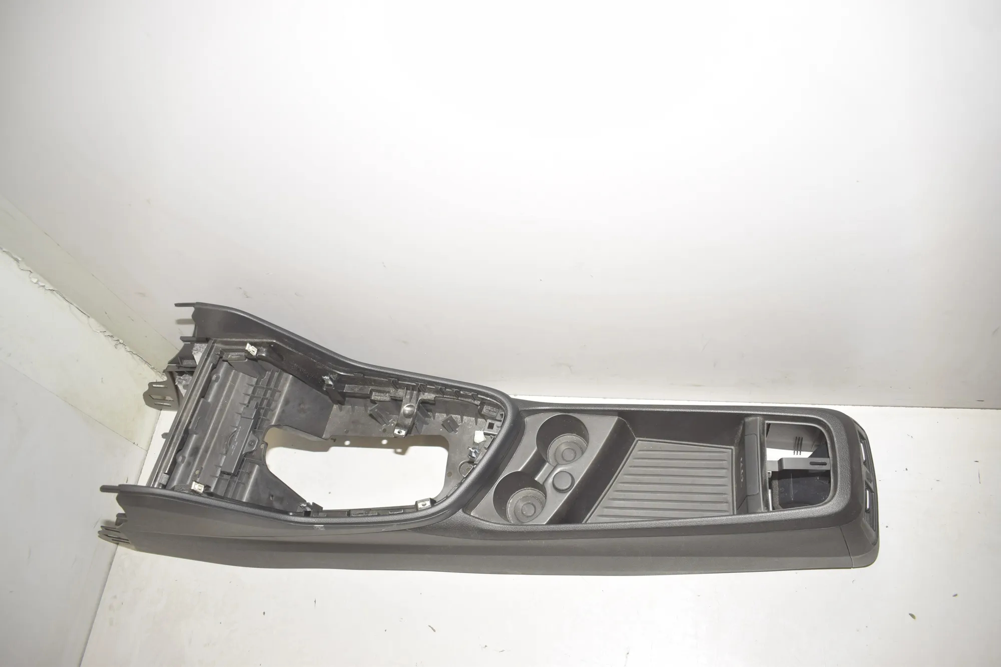 Center Console – OEM 9372504 · BMW 2 Active Tourer (F45) 216 d 2014 – 3